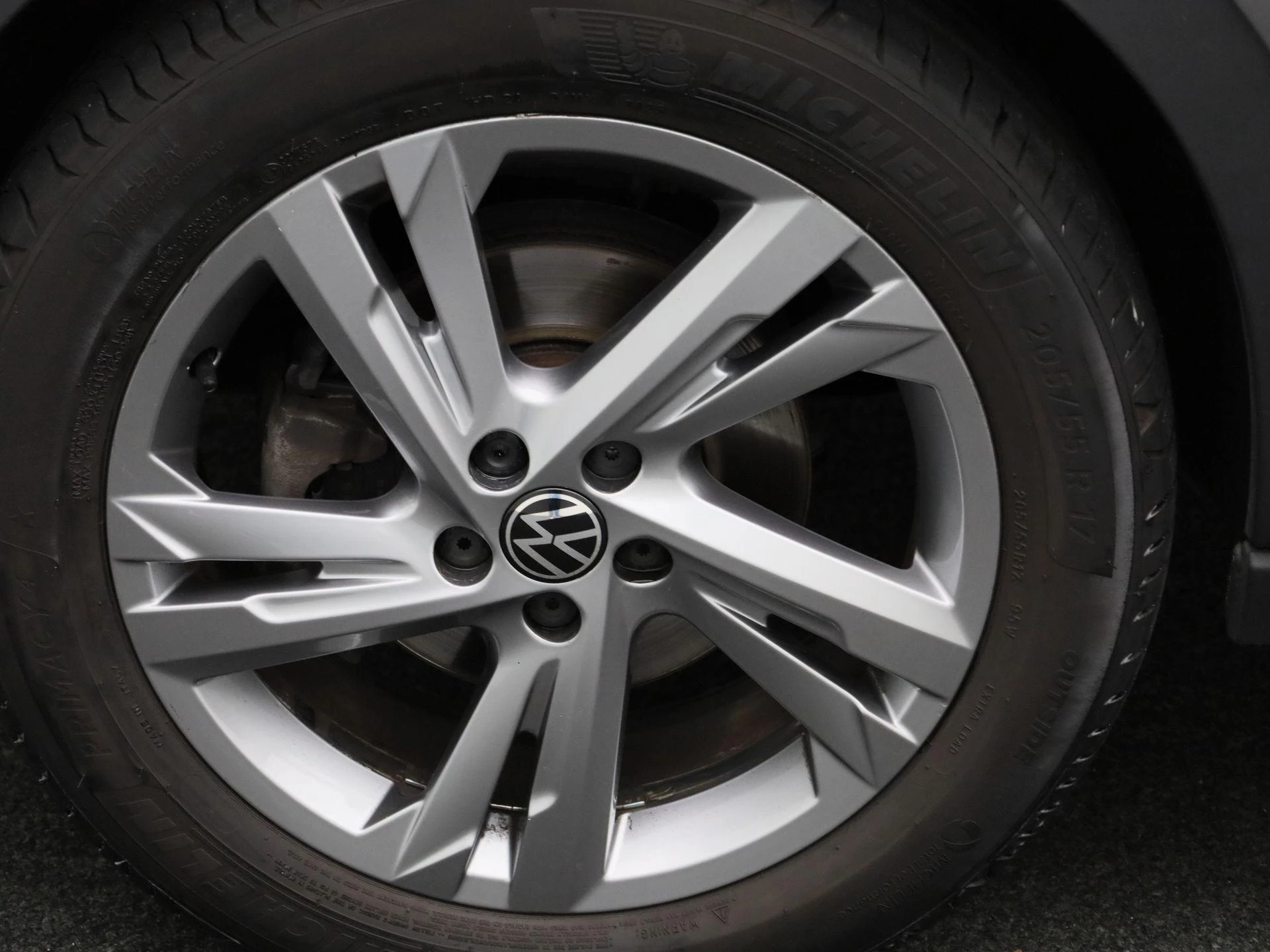 Volkswagen-Taigo-image-11