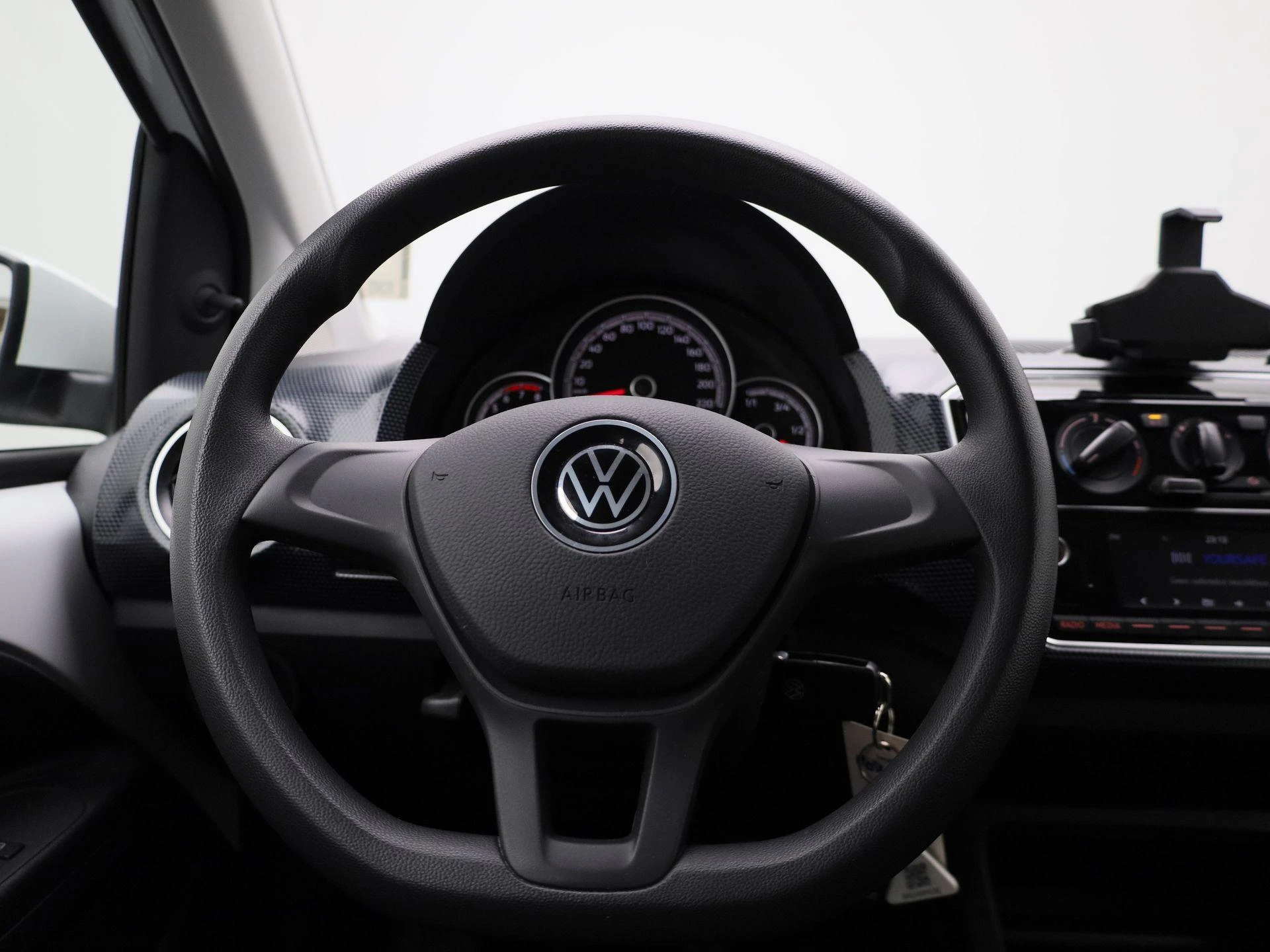 Volkswagen-up!-image-6