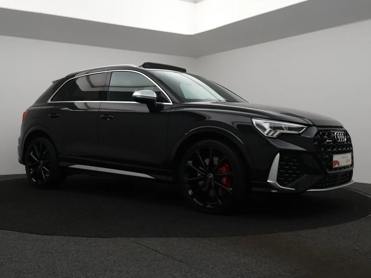 Audi-RSQ3-image-5