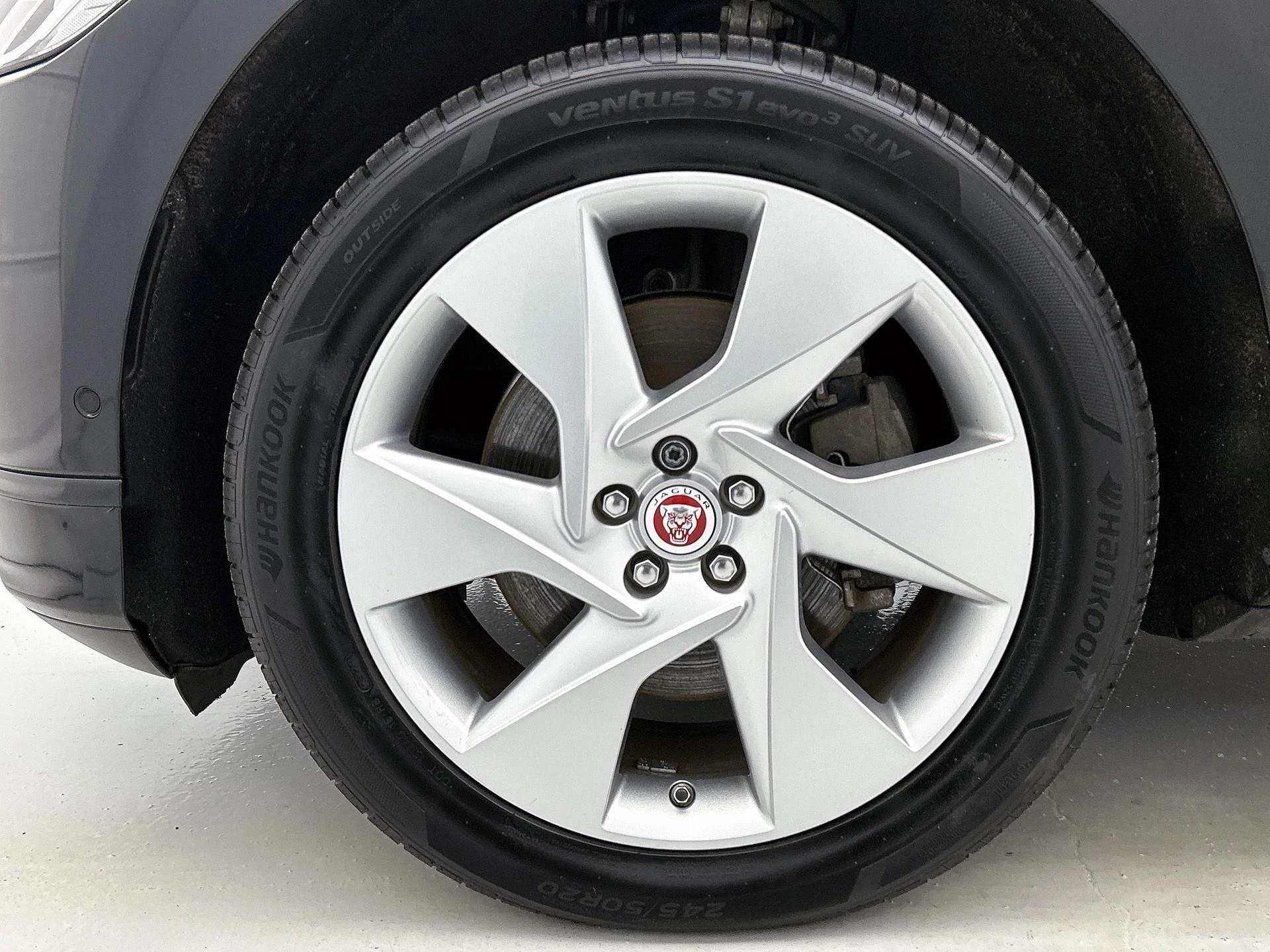 Jaguar-I-PACE-image-13