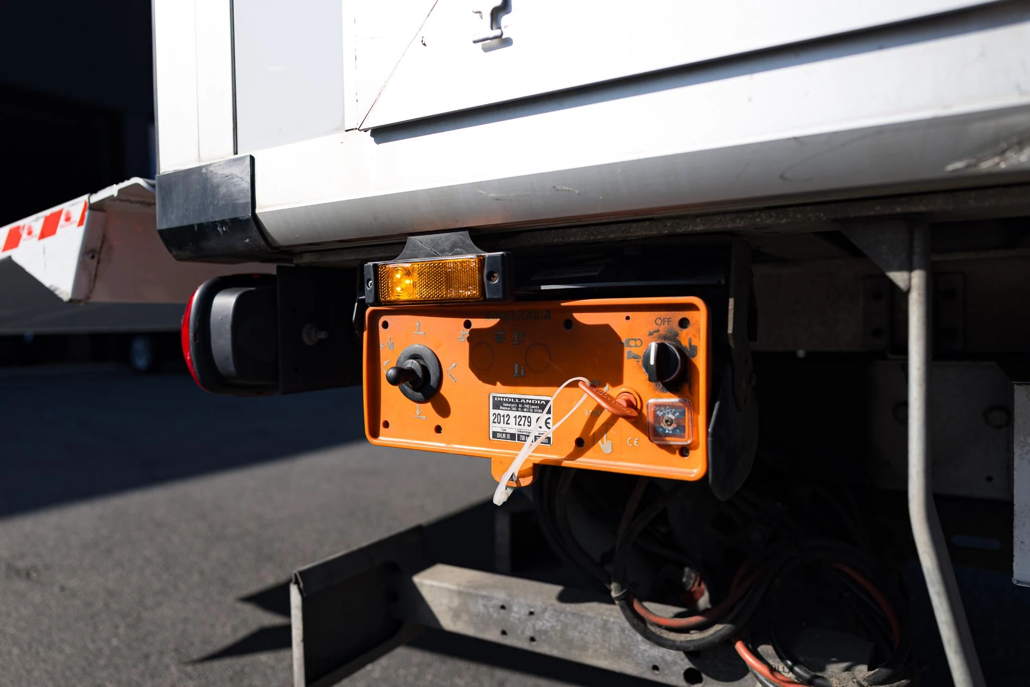 Renault Master Trucks 145.35 CC Meubelbak