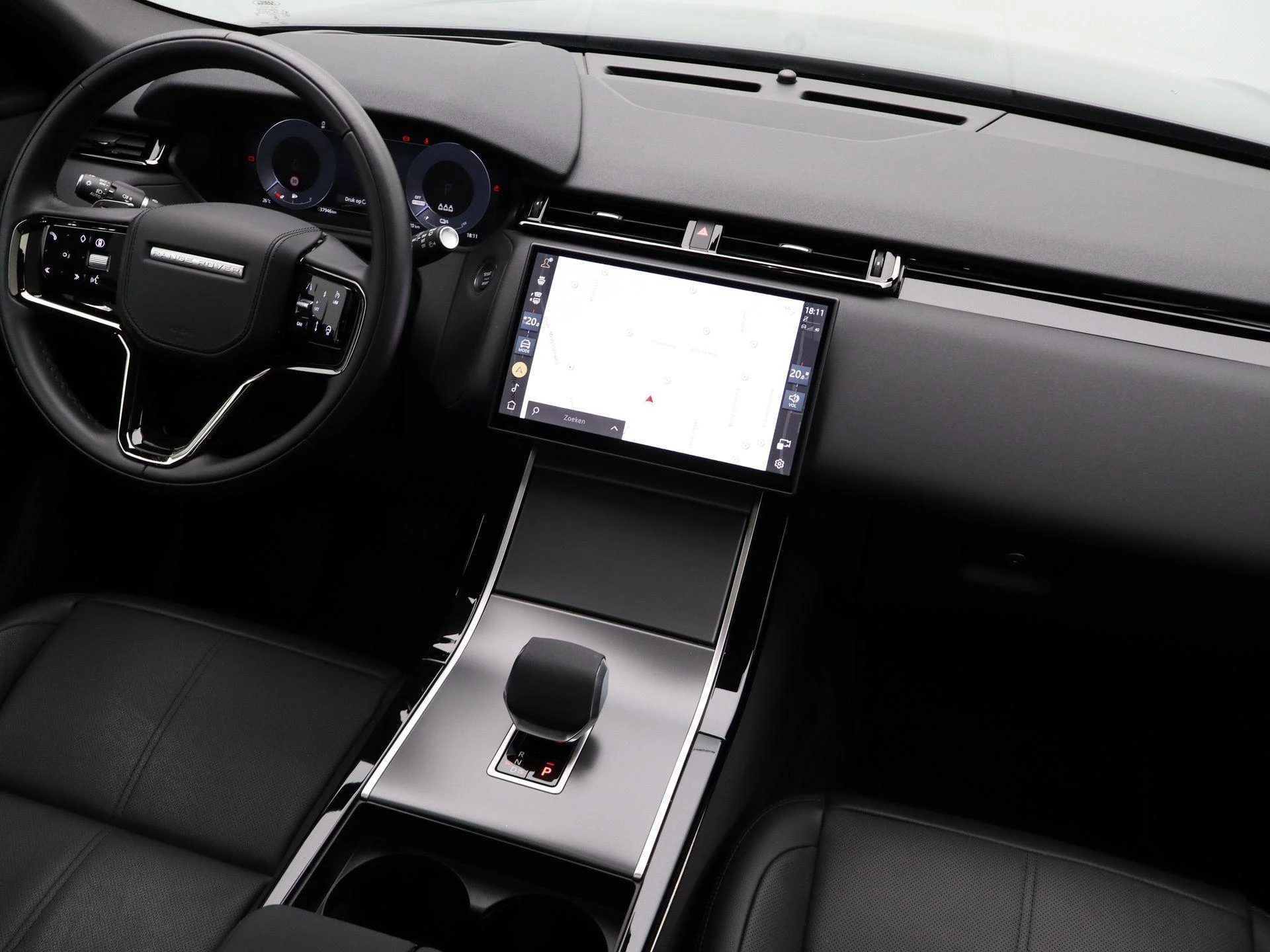 Land Rover-Range Rover Velar-image-35