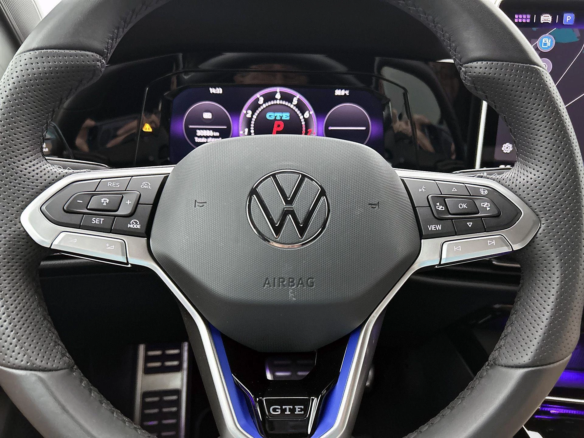 Volkswagen-Golf-image-35