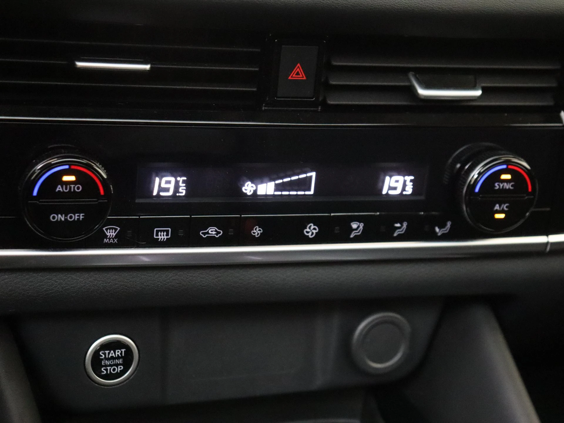Nissan QASHQAI 1.3 MHEV Xtronic N-Connecta