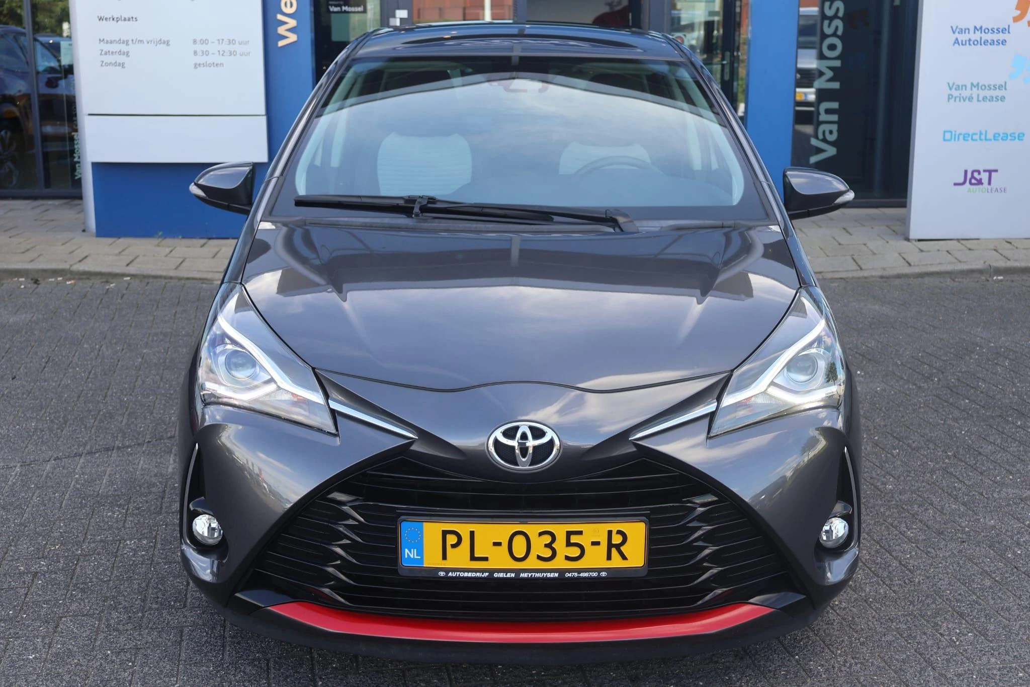 Toyota-Yaris-image-1