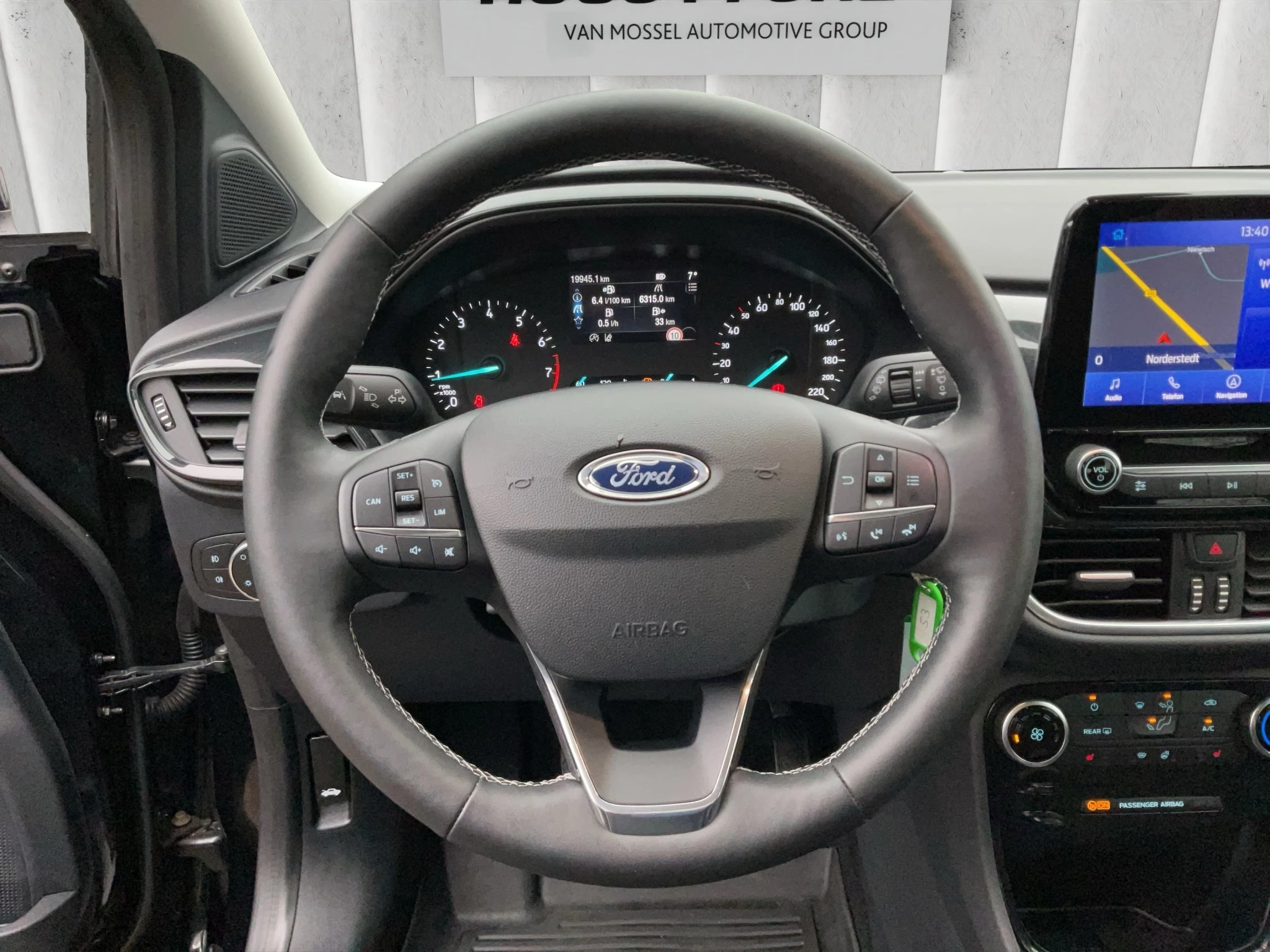 Ford Puma Titanium Hybrid