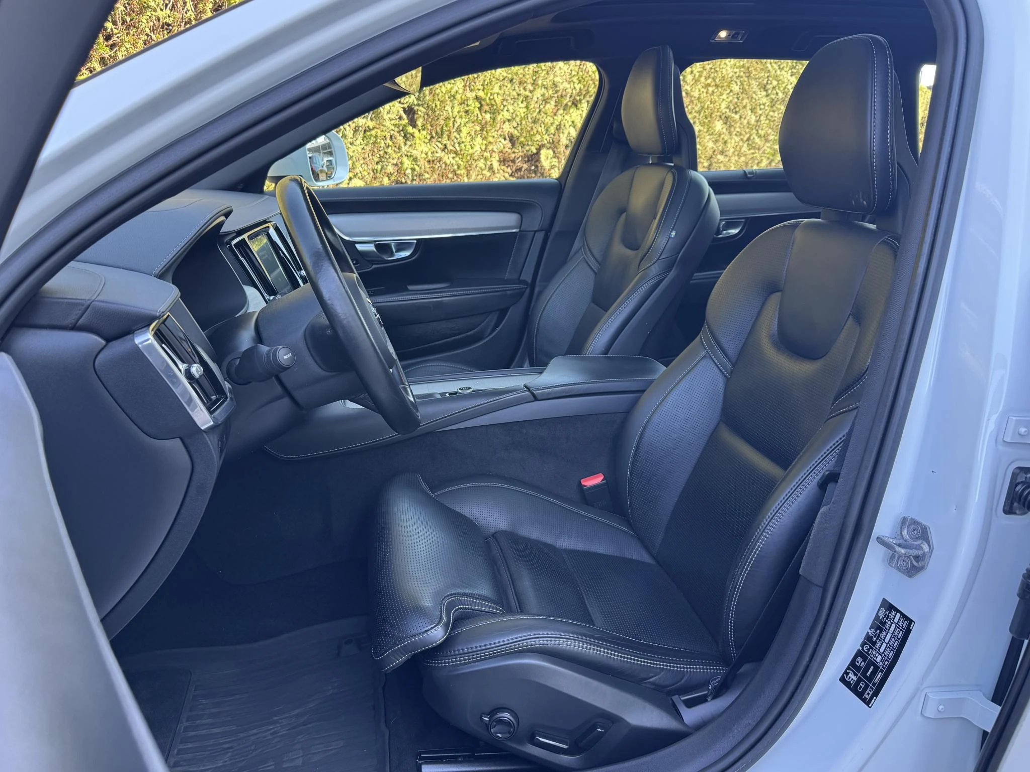 Volvo-V90-image-3