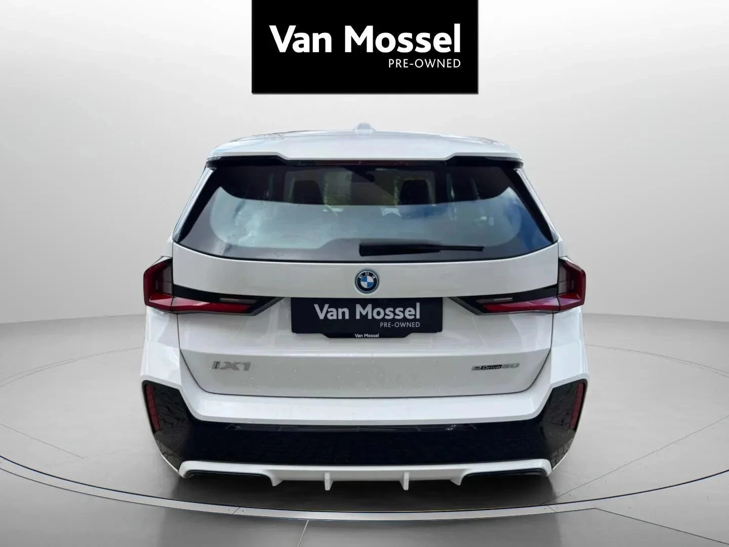 BMW-iX1-image-4
