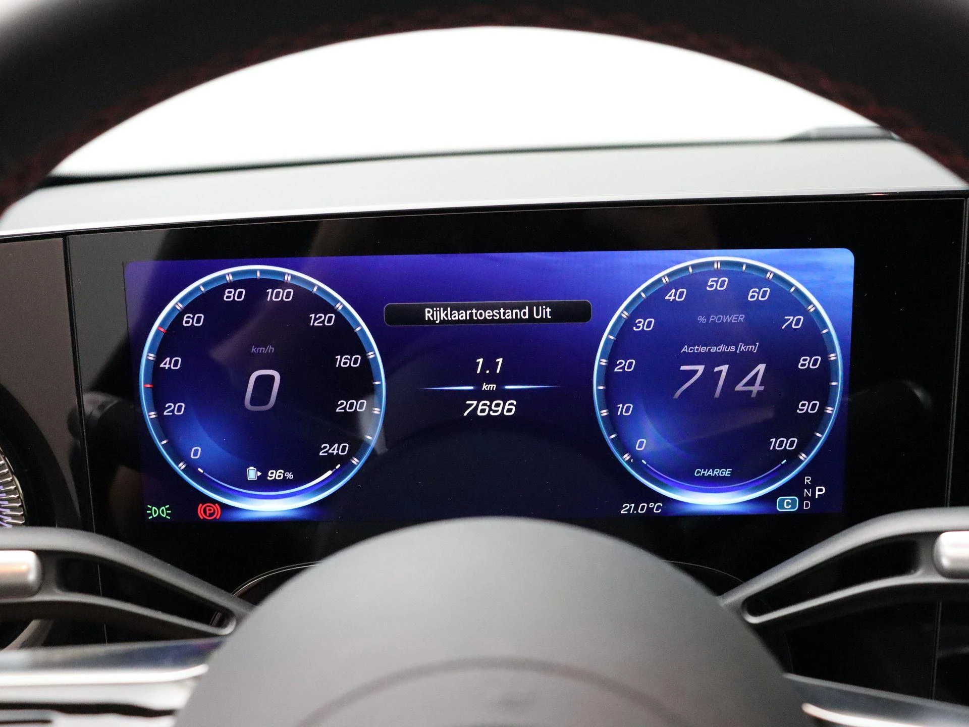 Mercedes-Benz-CLA-image-12