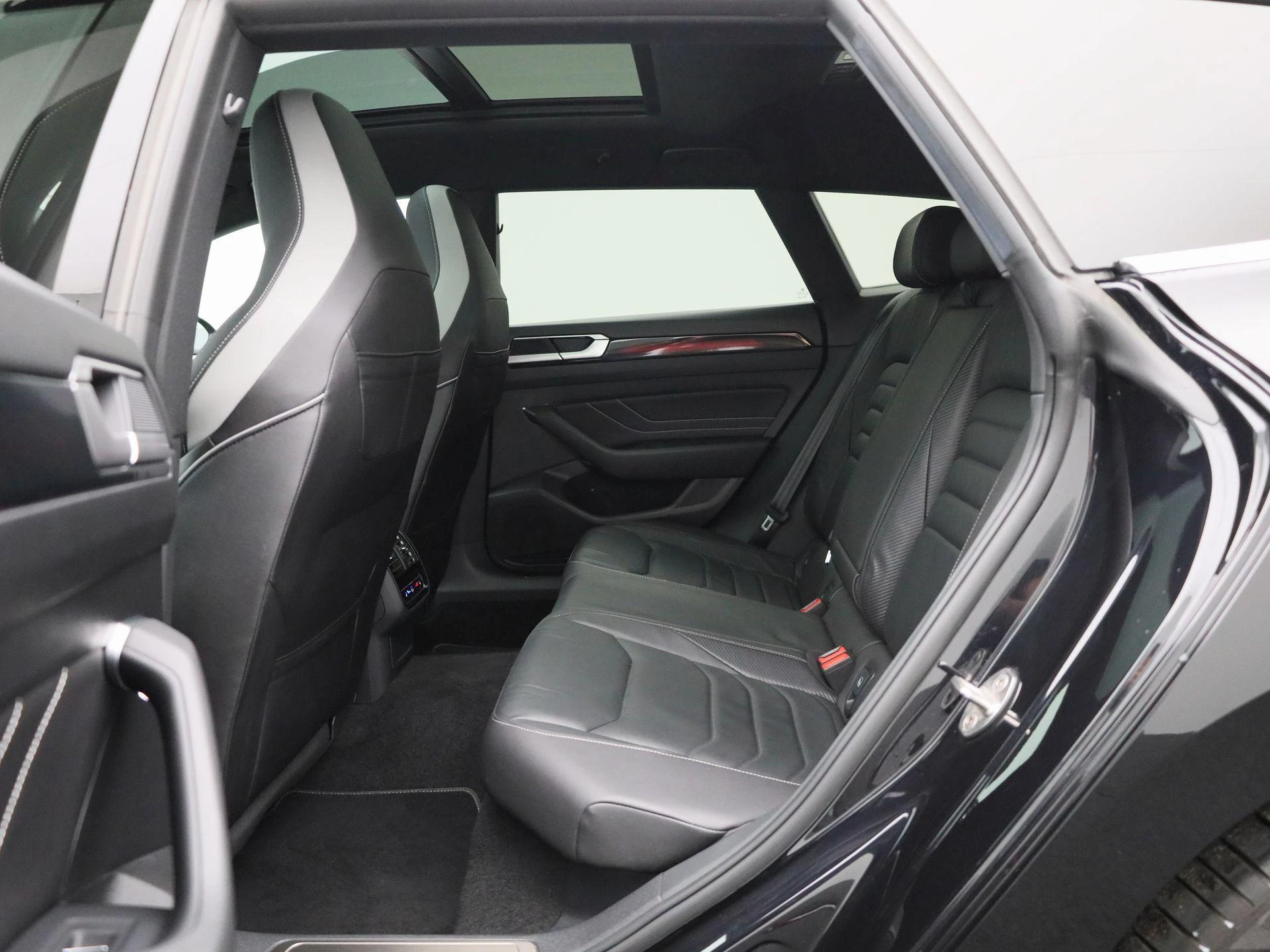 Volkswagen Arteon Shooting Brake 1.4 TSI eHybrid R-Line Business+ 218 PK|