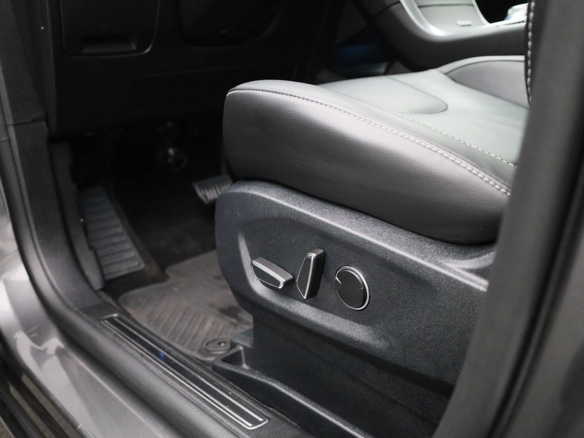 Ford-S-Max-image-29