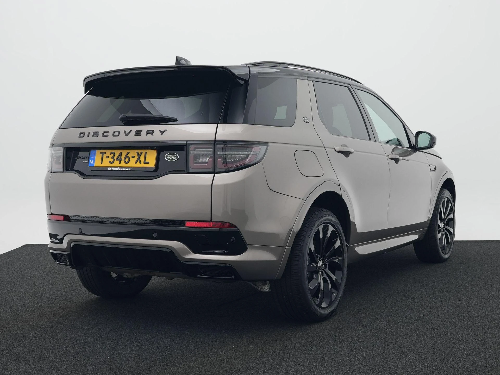 Land Rover-Discovery Sport-image-11