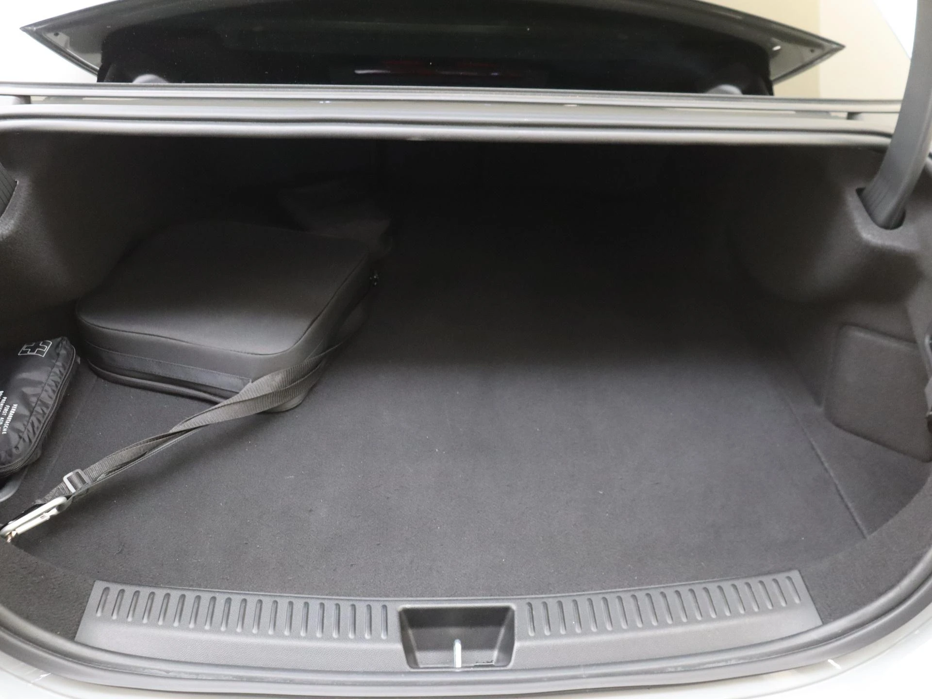 Mercedes-Benz-E-Klasse-image-30