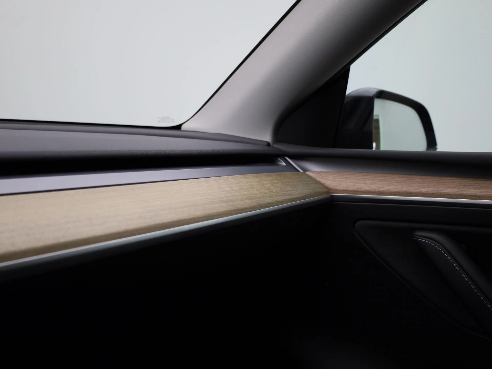 Tesla-Model Y-image-25