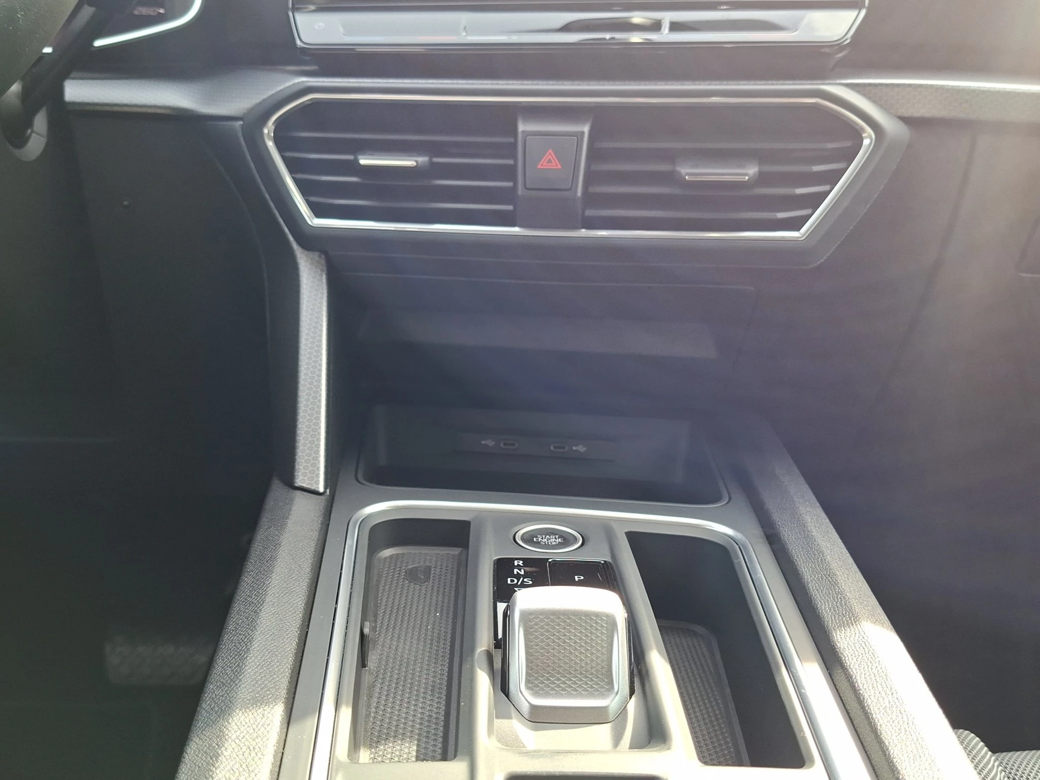SEAT Leon Style Sportstourer 1.5 eTSI MHEV Aut. | LED | RFK | SHZ | Navi | LMF