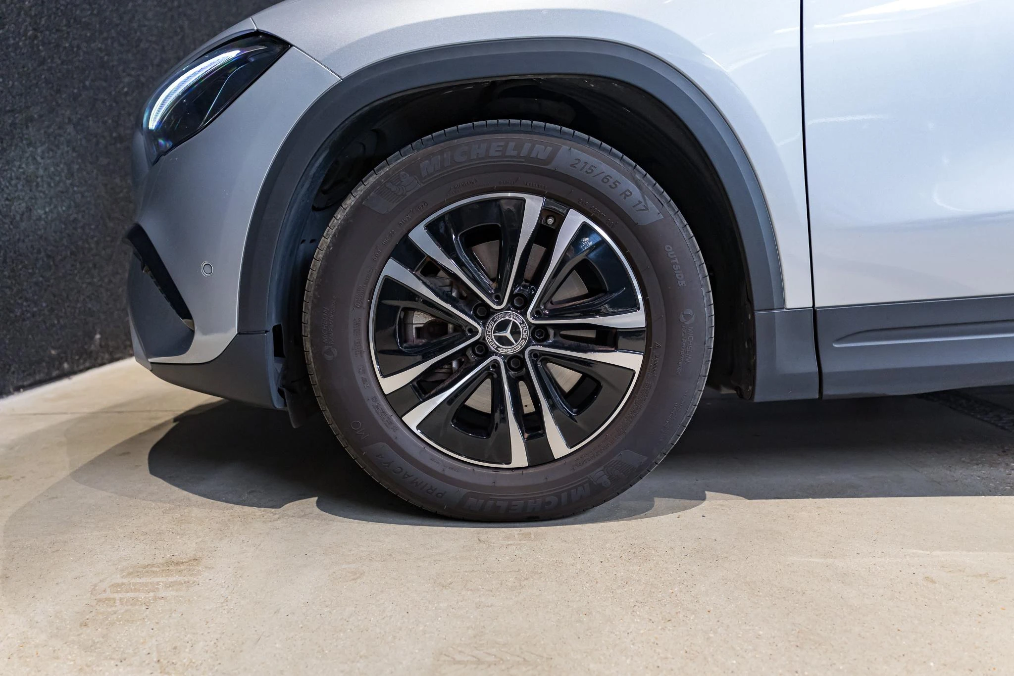 Mercedes-Benz-GLA-image-7