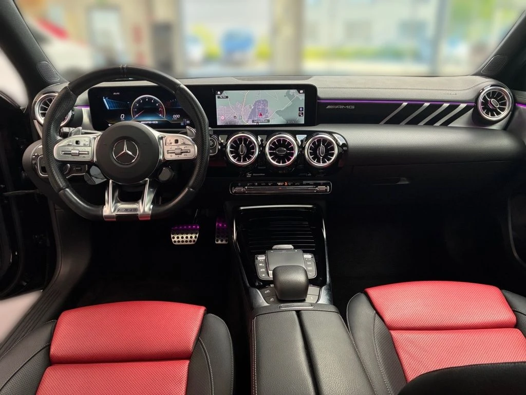 Mercedes-AMG-A-Klasse 35-image-11