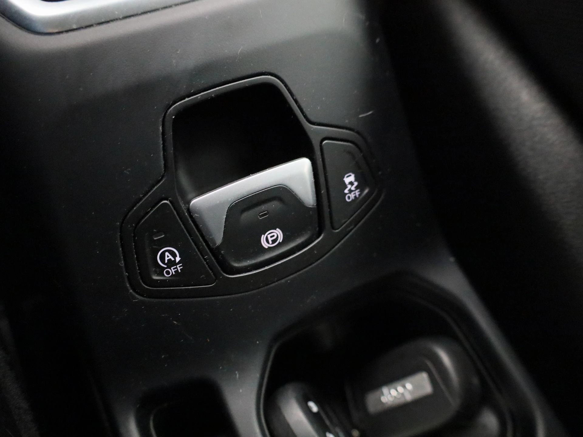 Jeep-Renegade-image-27
