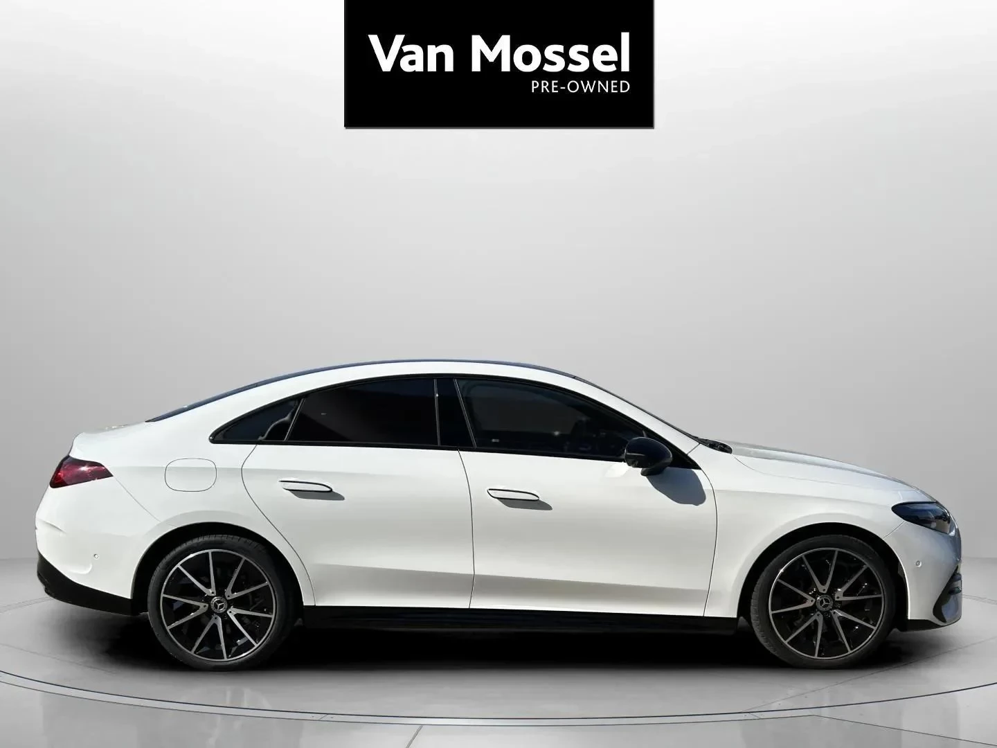 Mercedes-Benz-CLA-image-3