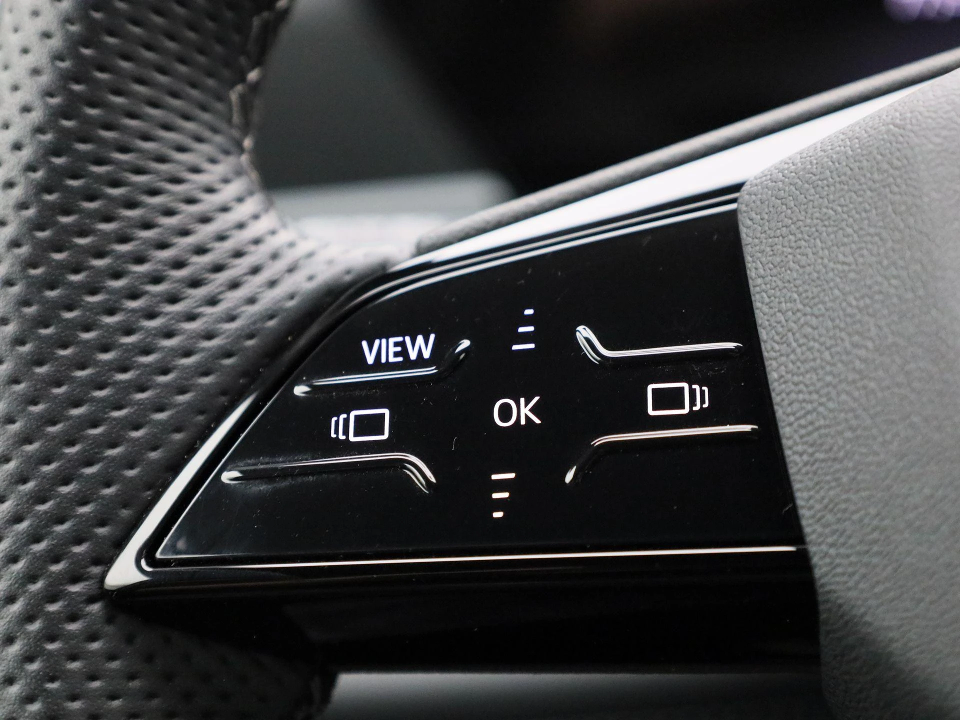 Audi-Q6 e-tron-image-16
