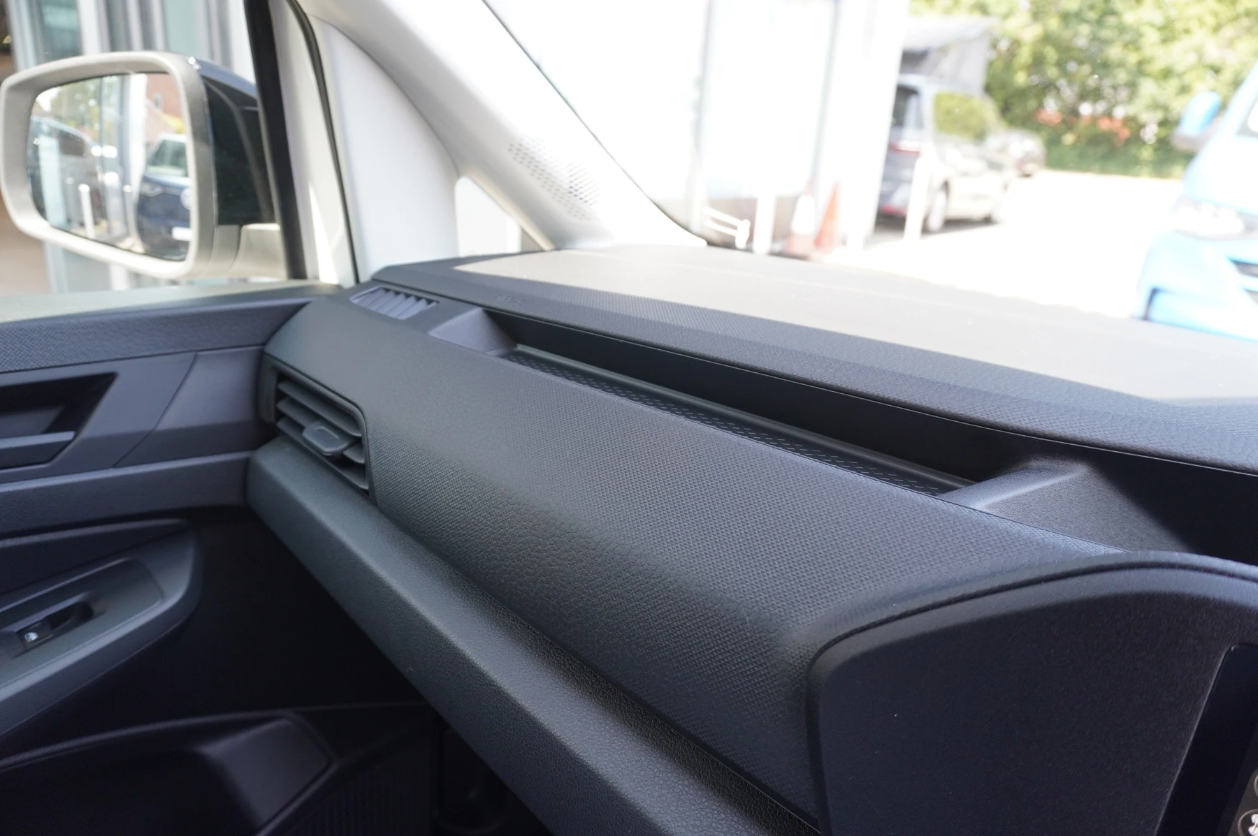 Volkswagen-Caddy-image-34