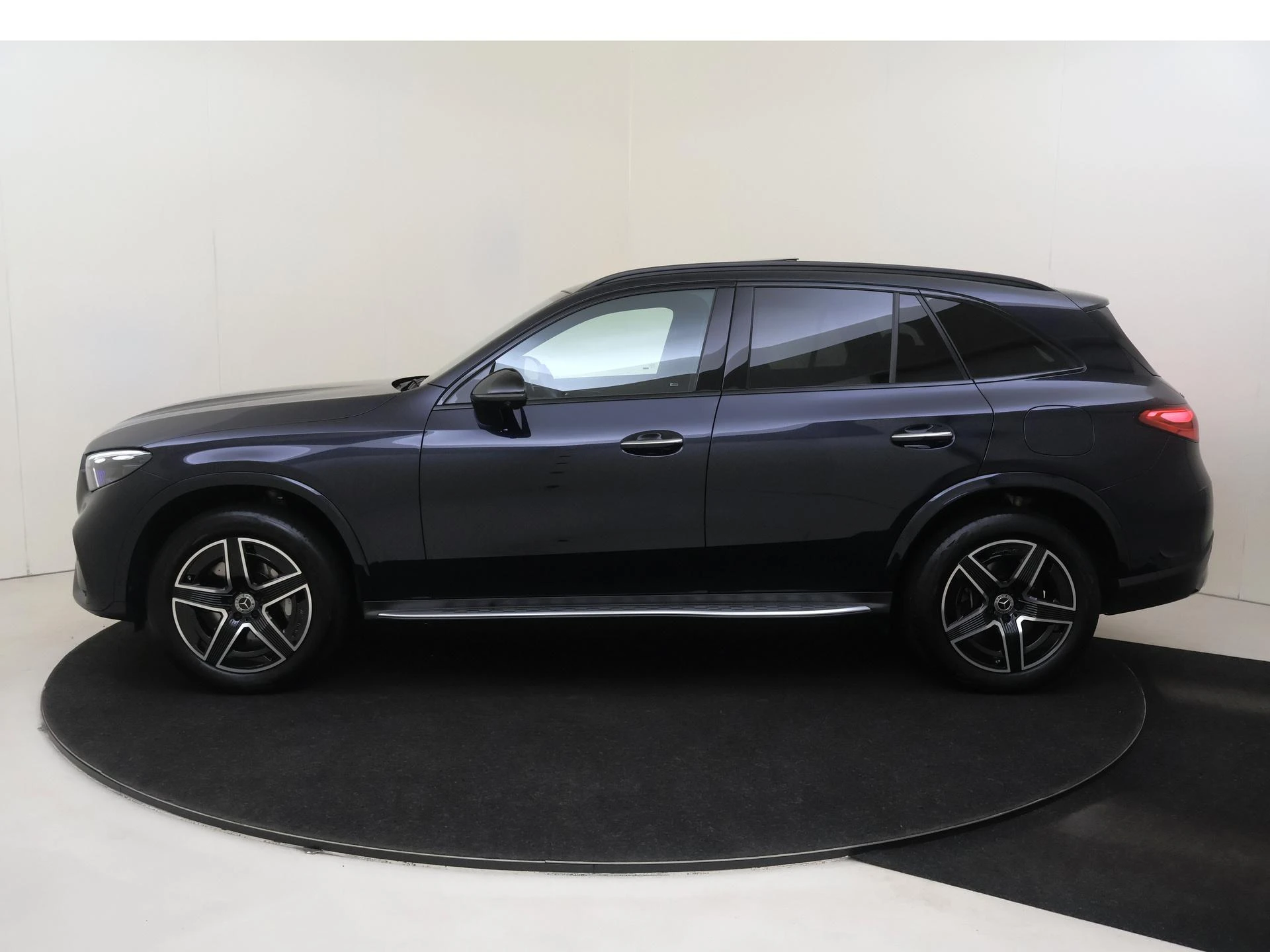 Mercedes-Benz-GLC-image-7