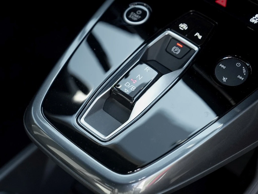 Audi Q4 Sportback e-tron 35 advanced S line Navi LED
