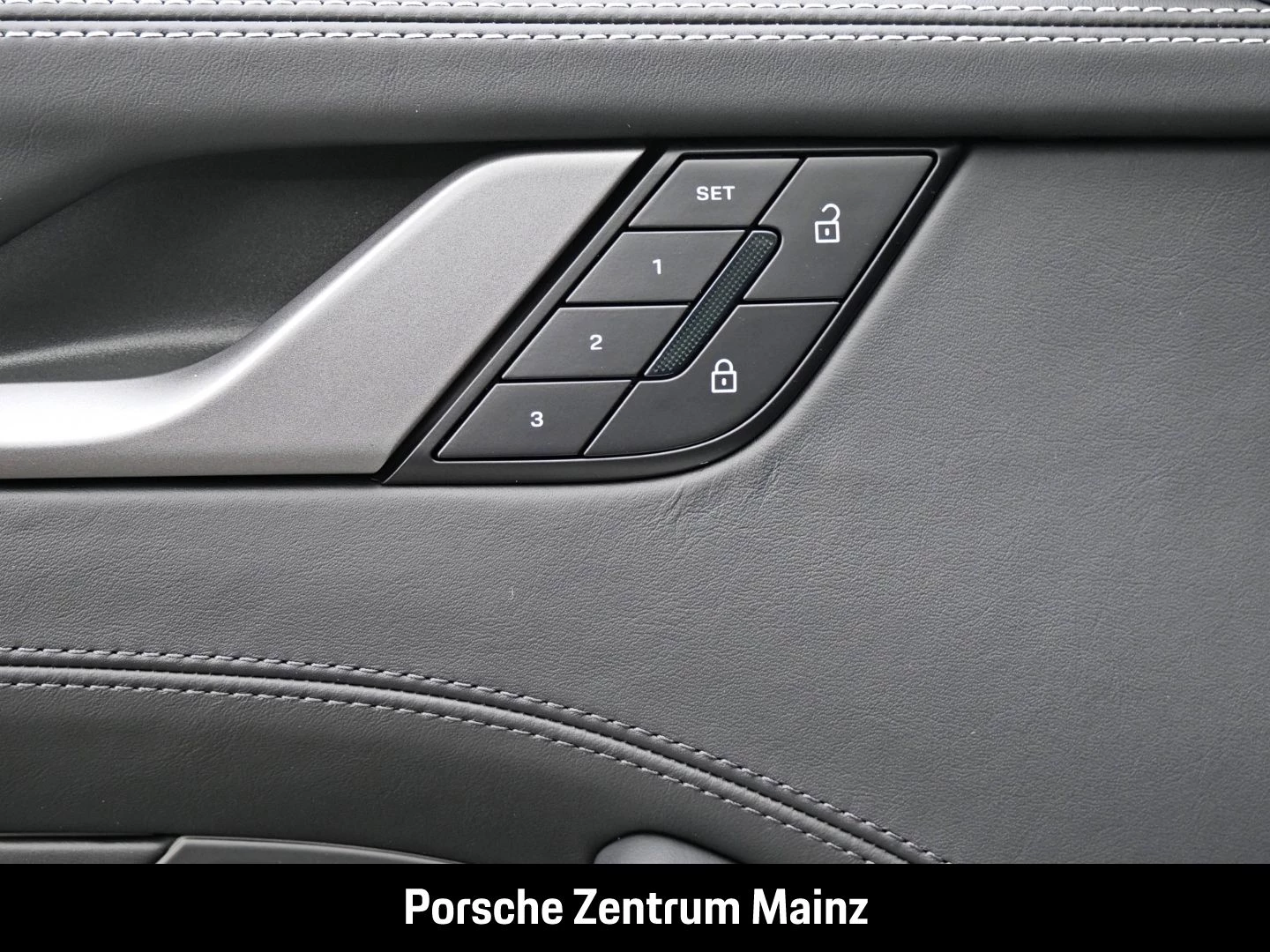 Porsche 911 992 Carrera 4S Cabriolet 18- Wege SAGA Sitzb carrera