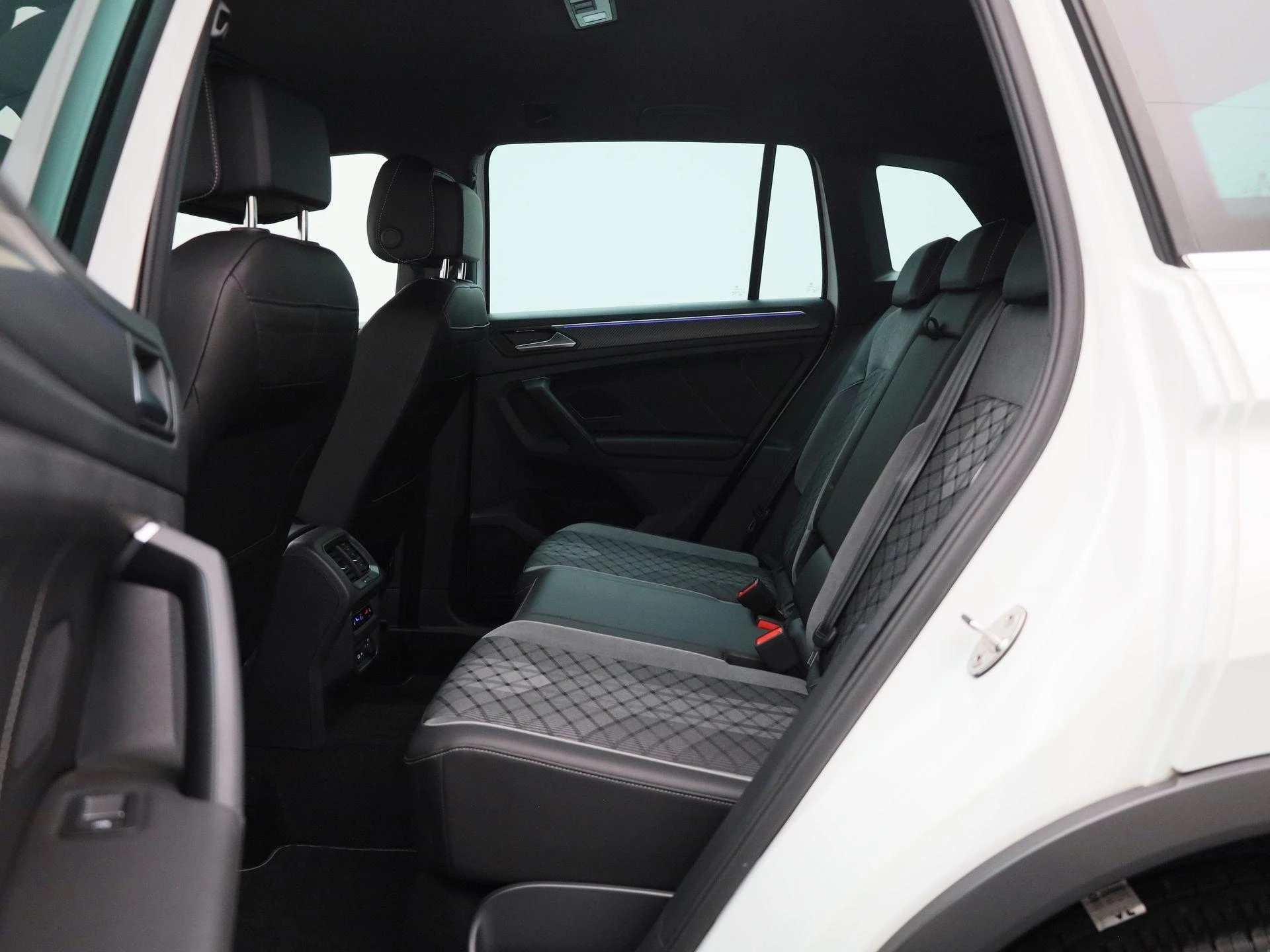 Volkswagen-Tiguan-image-11