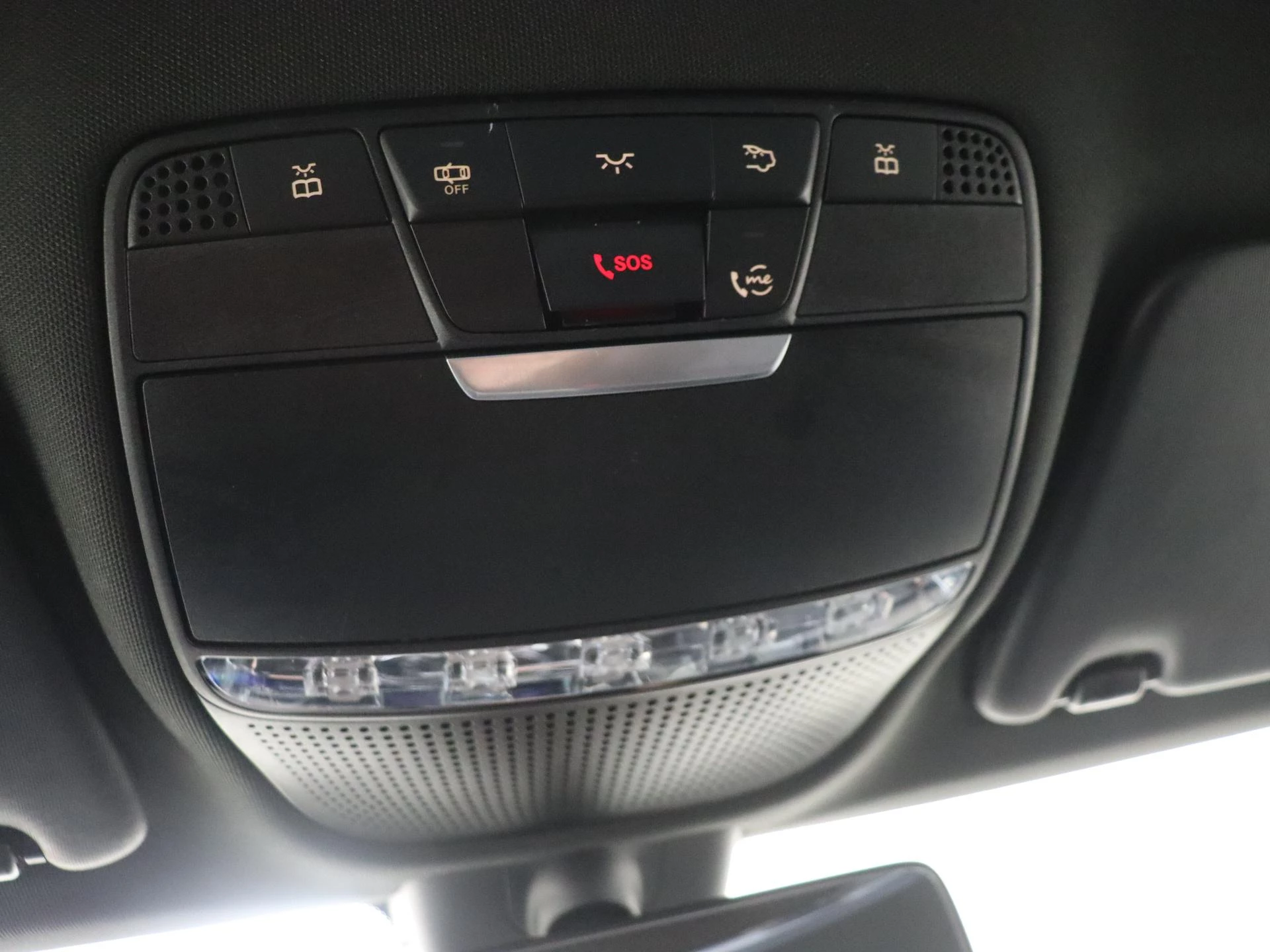 Mercedes-Benz-C-Klasse-image-27