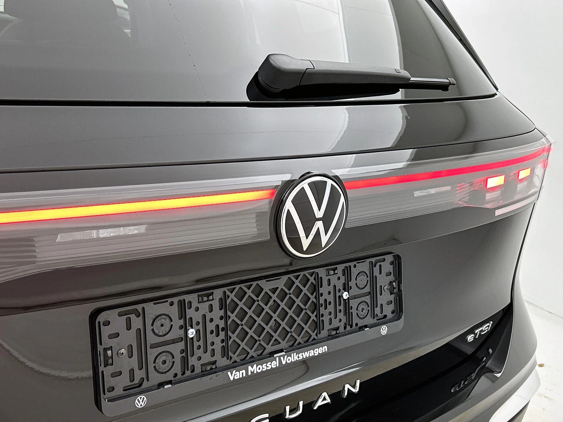 Volkswagen-Tiguan-image-10