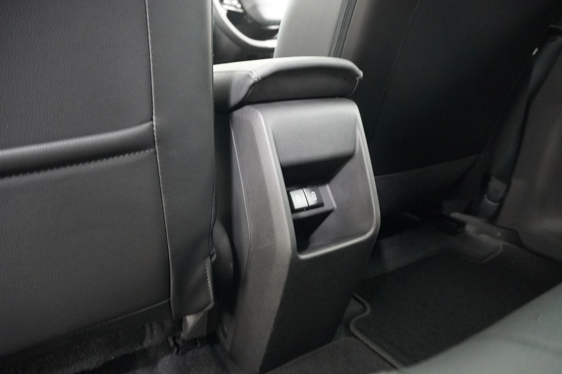 Suzuki-e Vitara-image-12