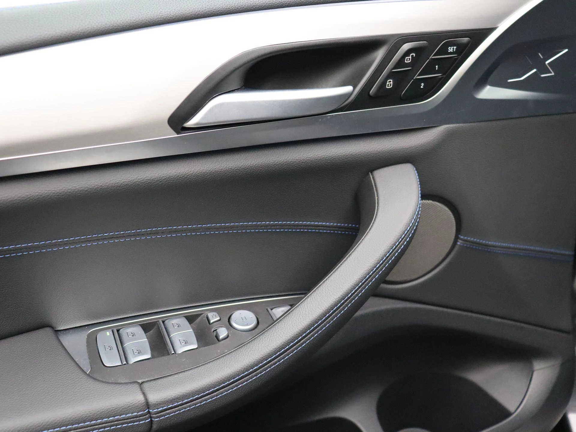 BMW-iX3-image-8