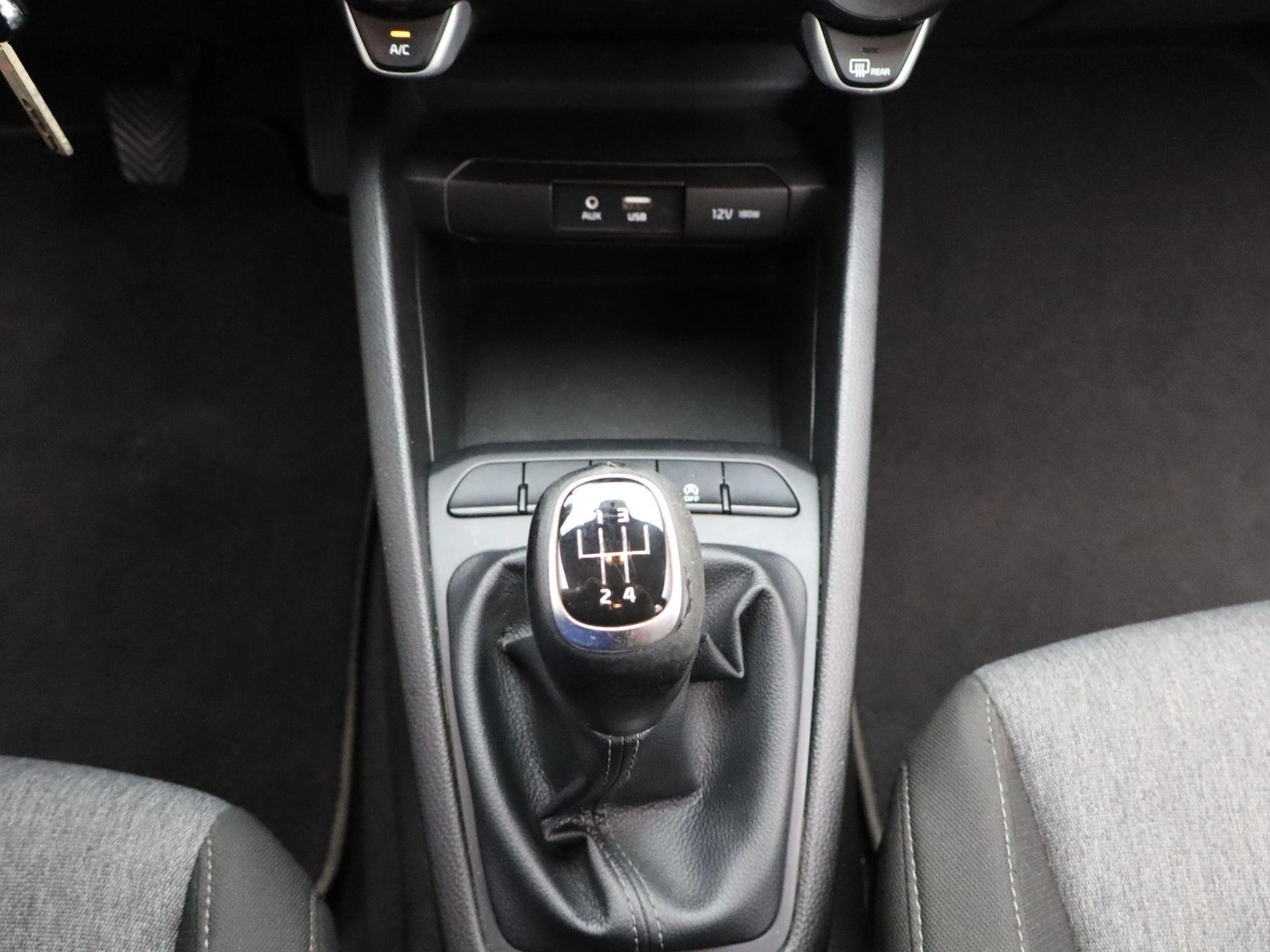 Kia-Stonic-image-11