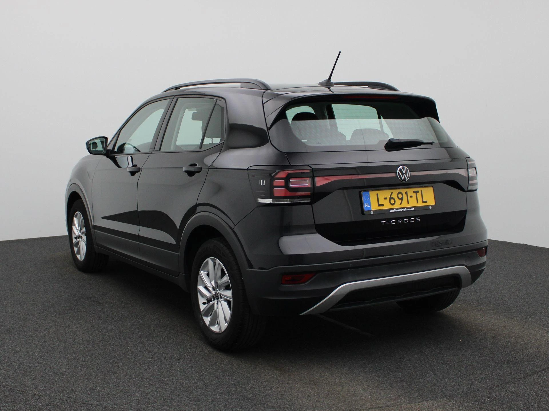 Volkswagen-T-Cross-image-1