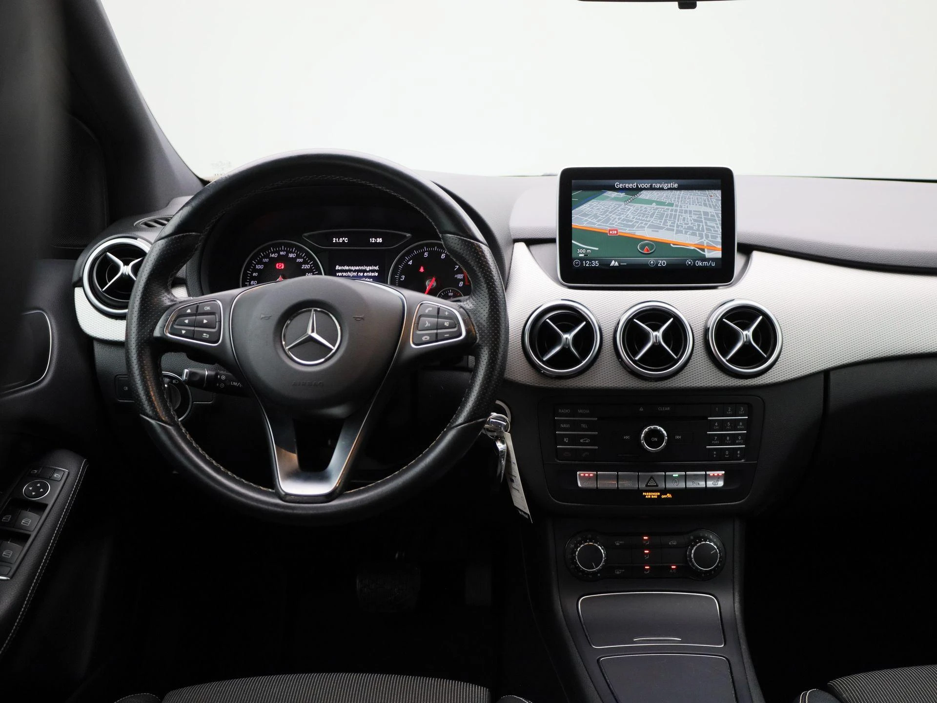 Mercedes-Benz-B-Klasse-image-6
