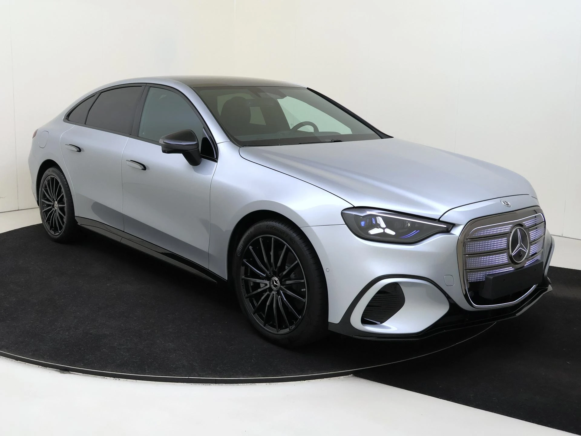 Mercedes-Benz-C-Klasse-image-1