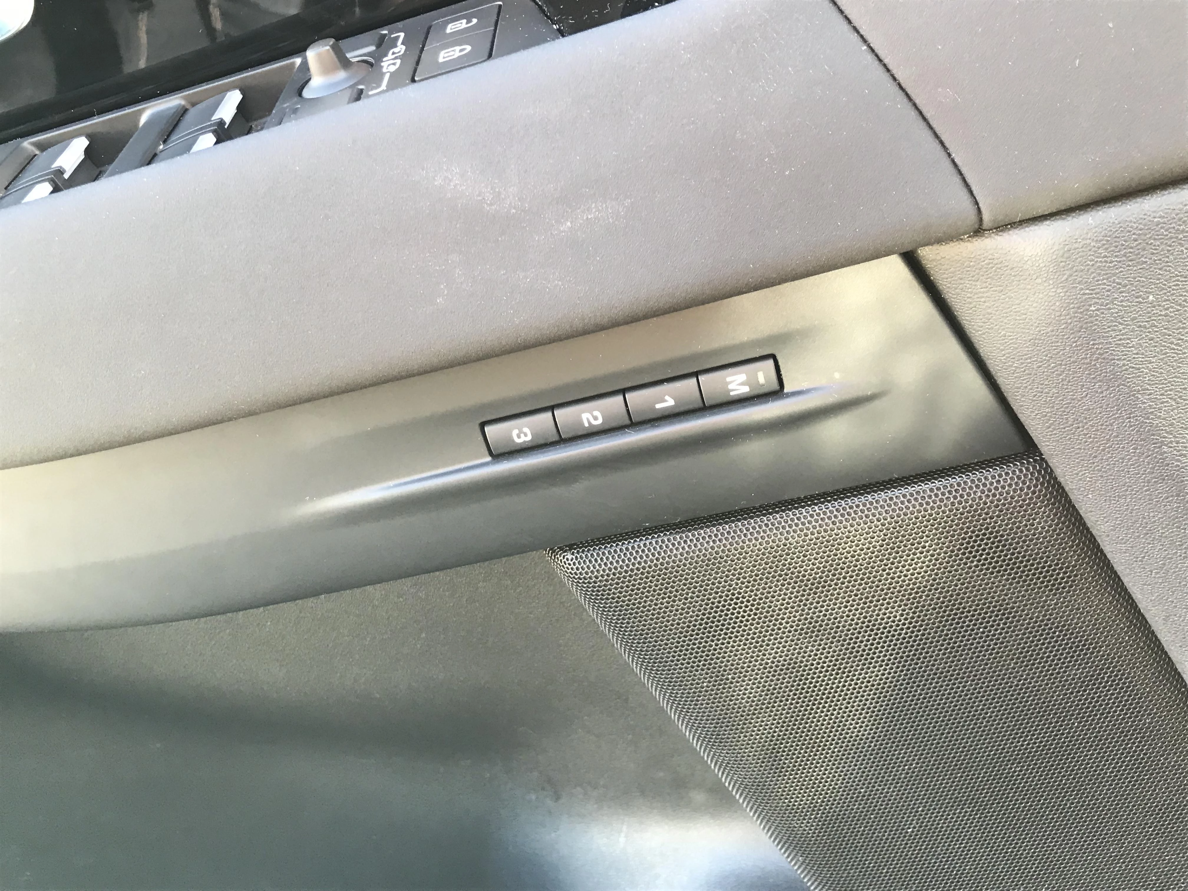 Land Rover-Range Rover Evoque-image-24