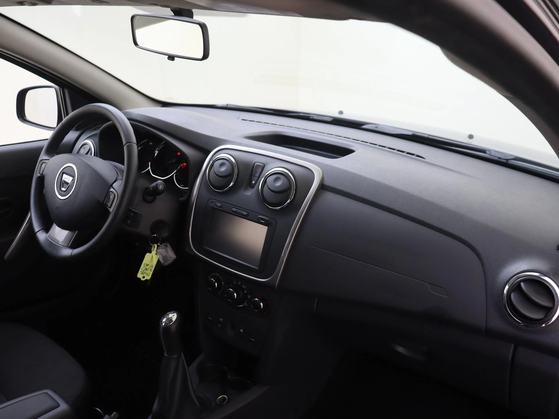 Dacia-Sandero Stepway-image-4