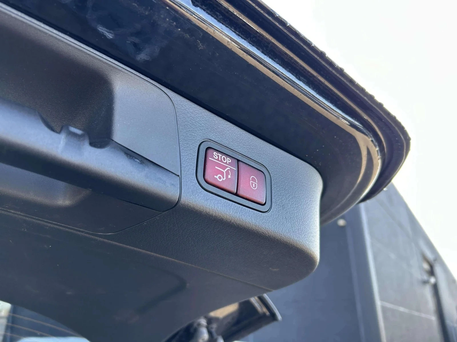 Mercedes-Benz-EQB-image-22