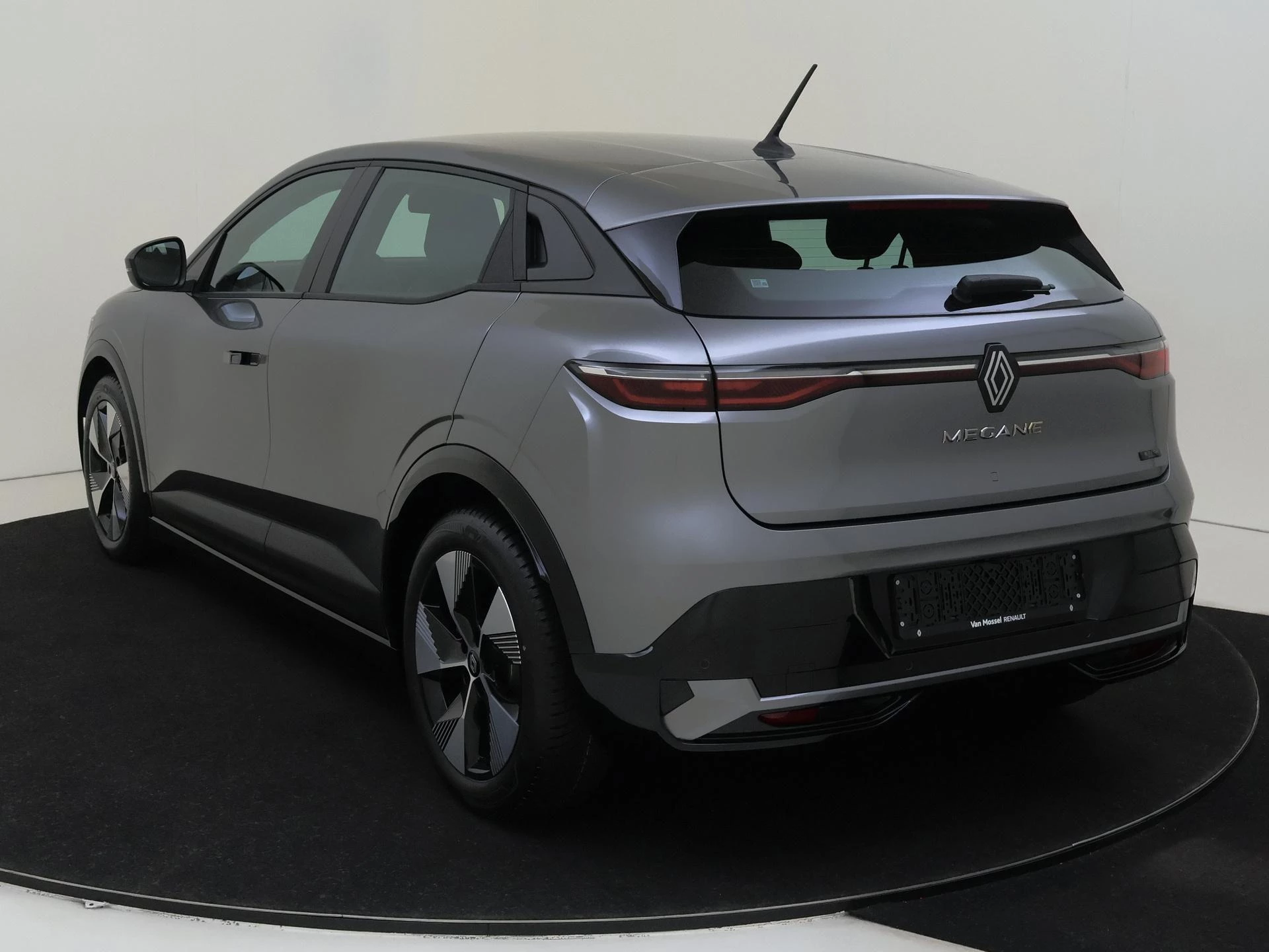 Renault-Megane E-Tech-image-6