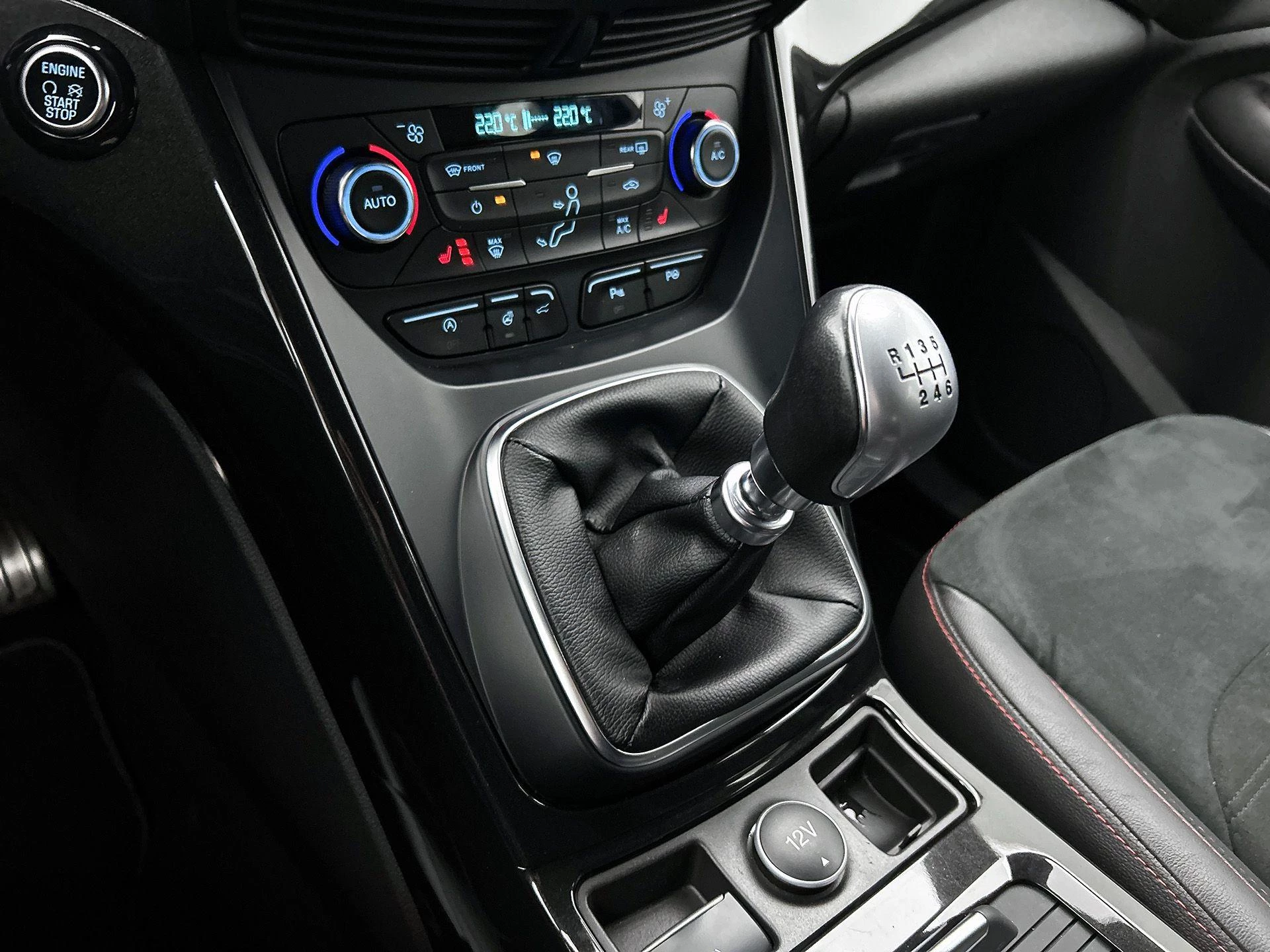 Ford-Kuga-image-27