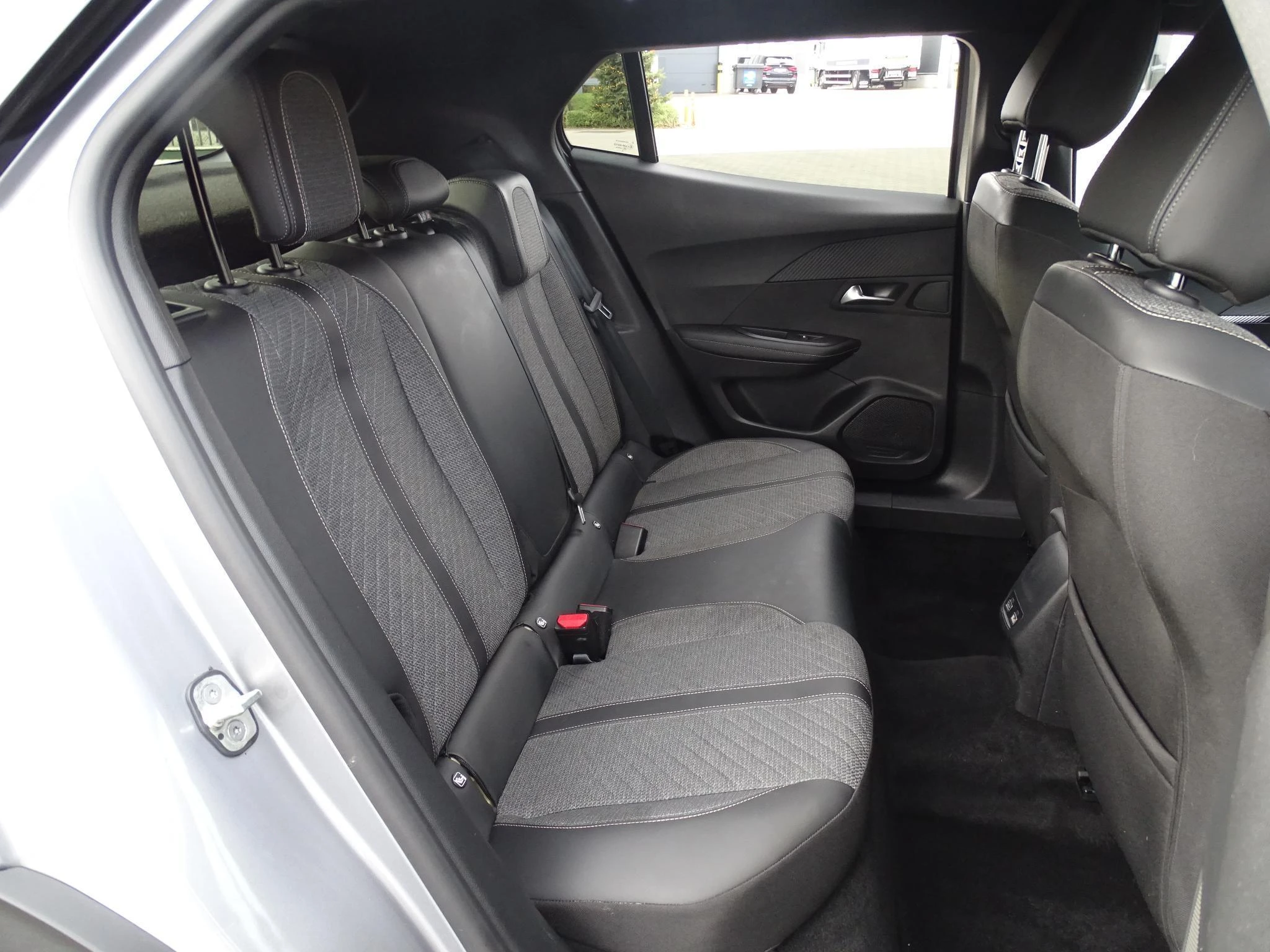 Peugeot-2008-image-13