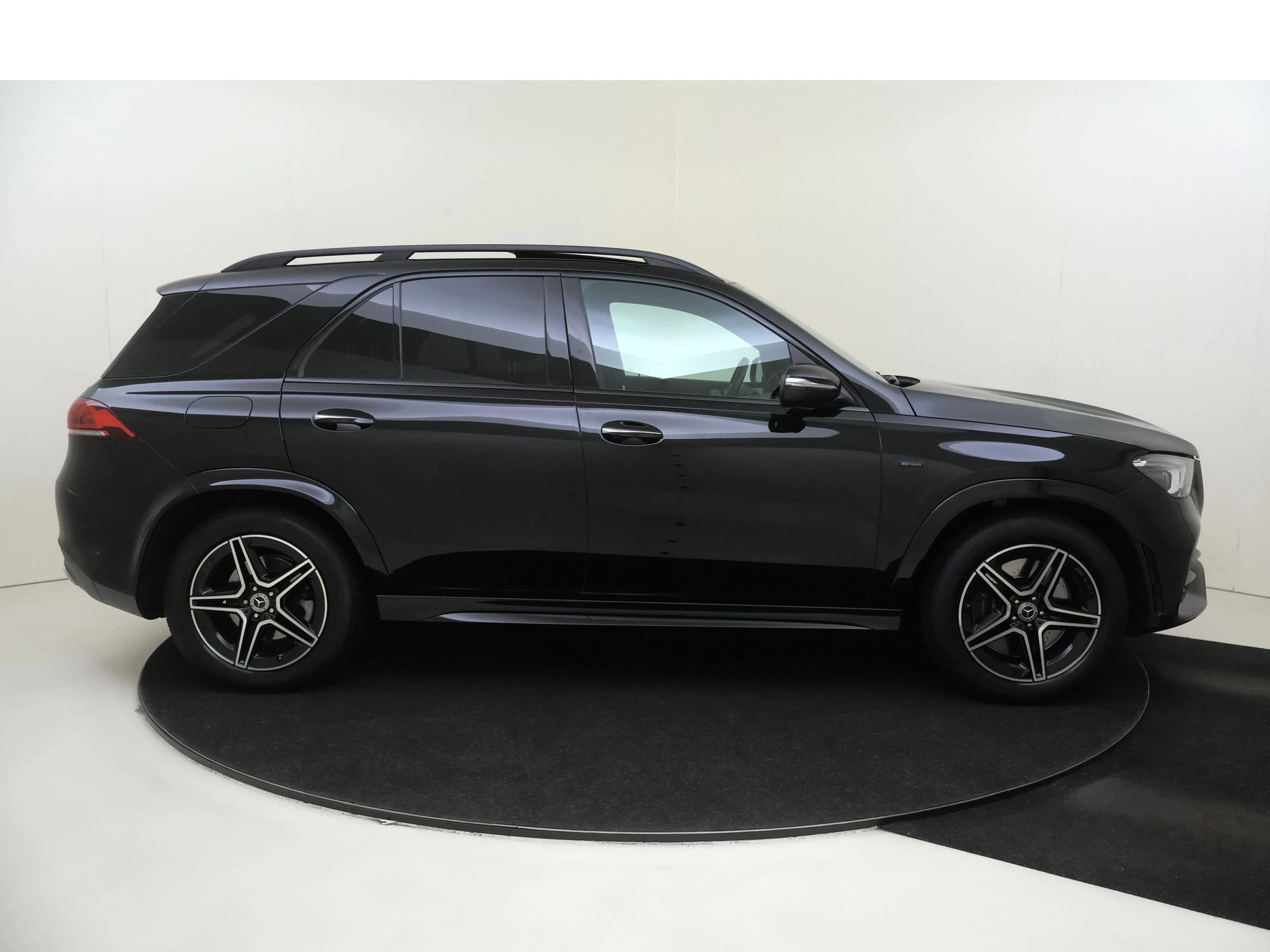 Mercedes-Benz-GLE-image-8