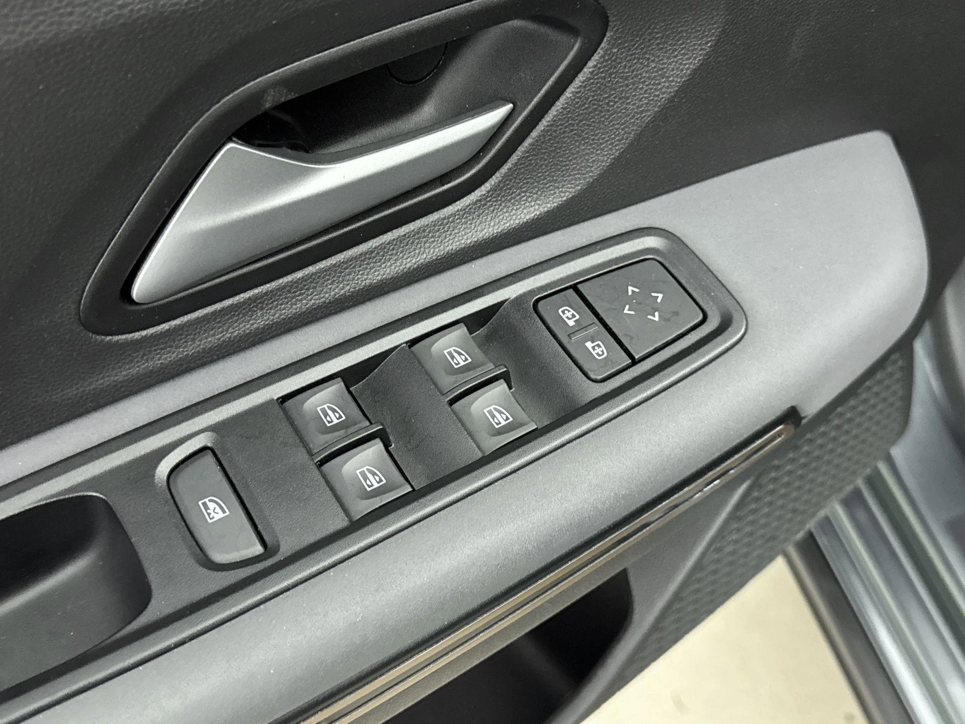 Dacia-Sandero Stepway-image-19