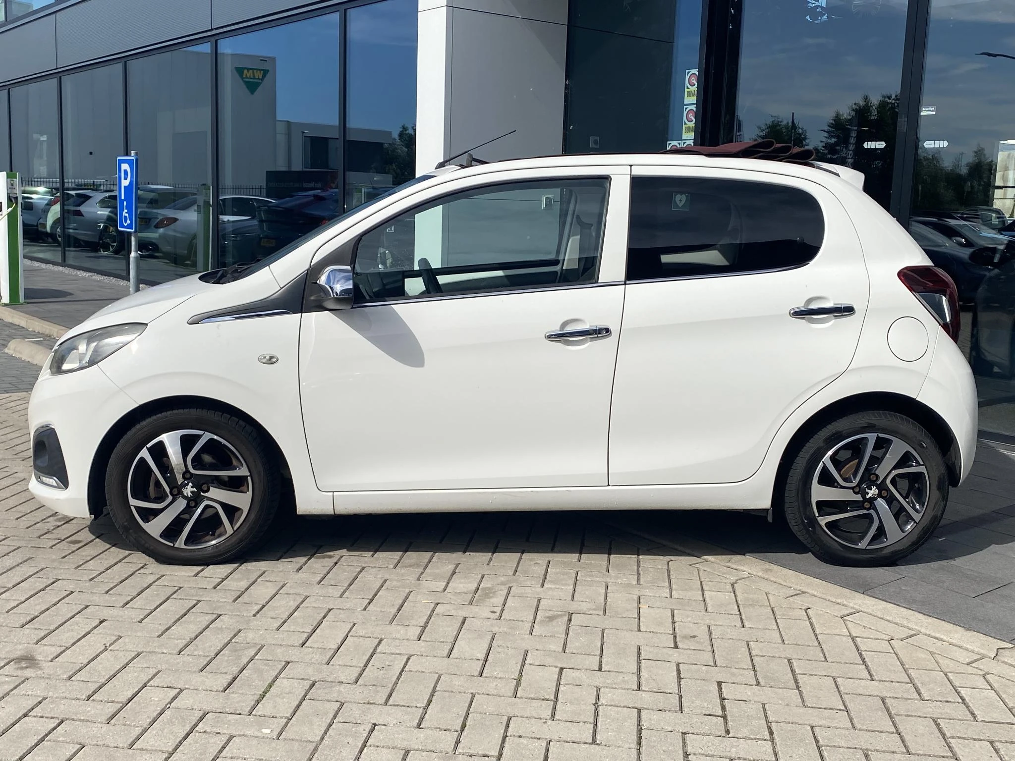 Peugeot-108-image-1