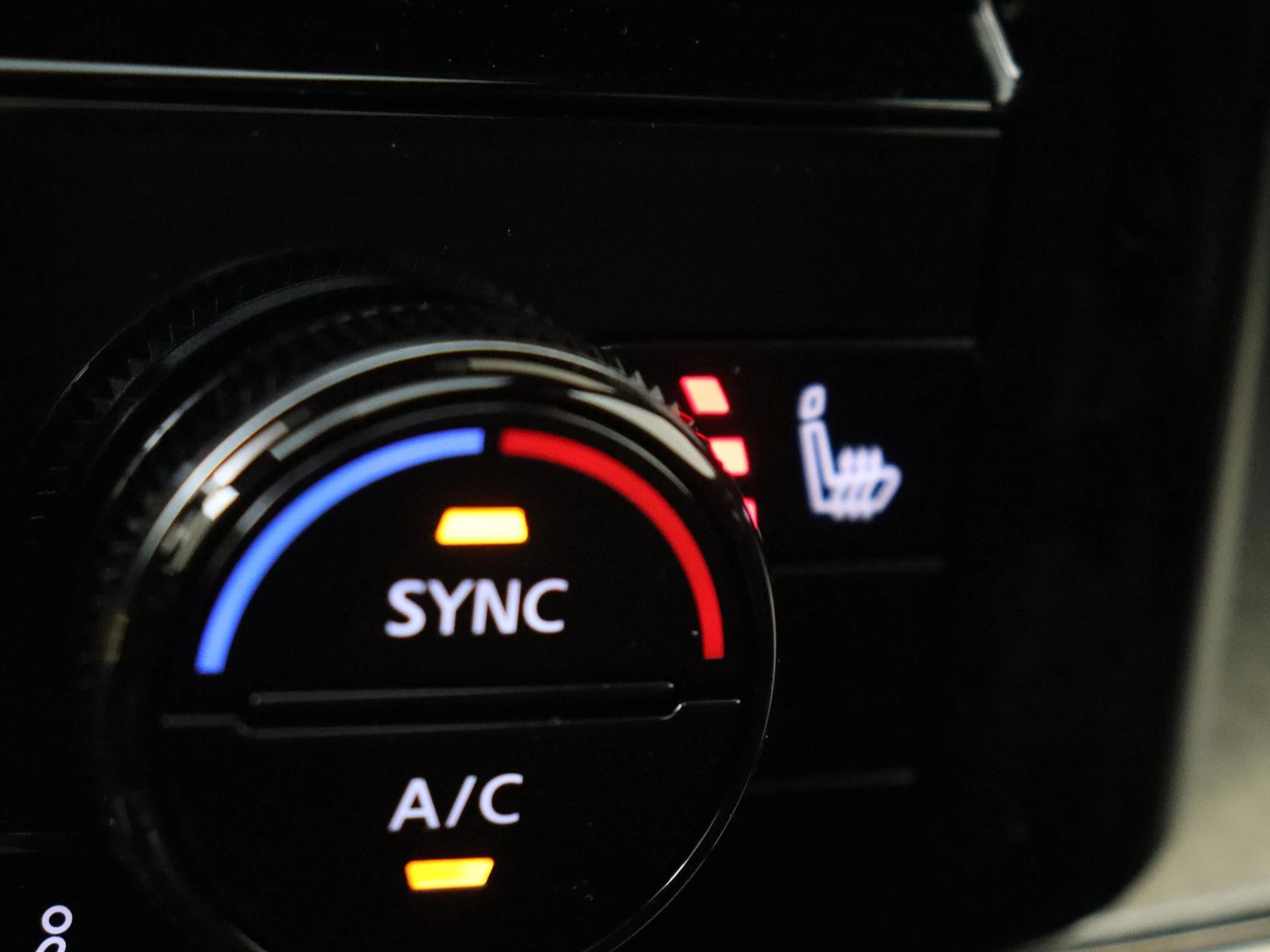 Nissan-QASHQAI-image-23