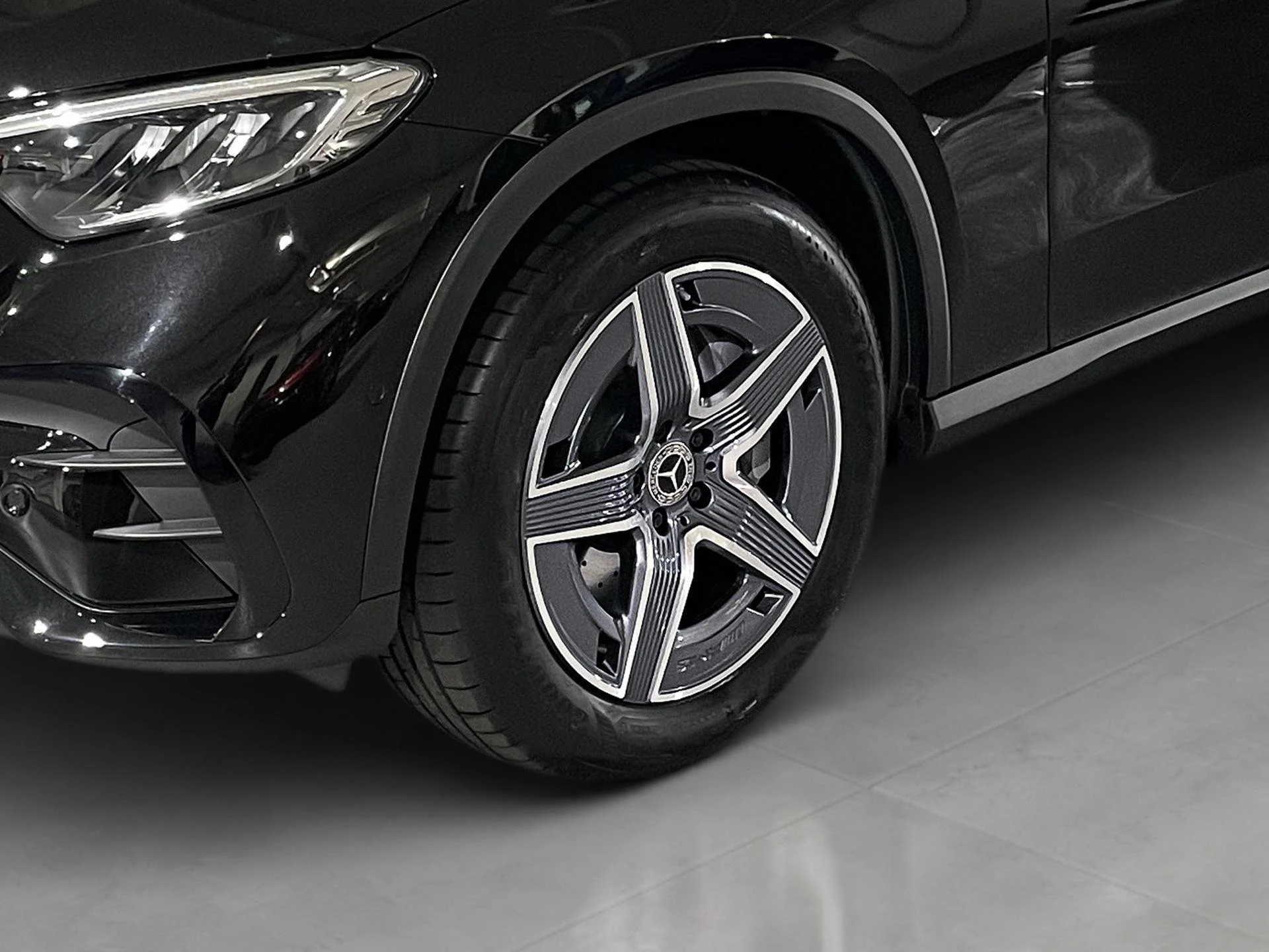 Mercedes-Benz-GLC-image-19