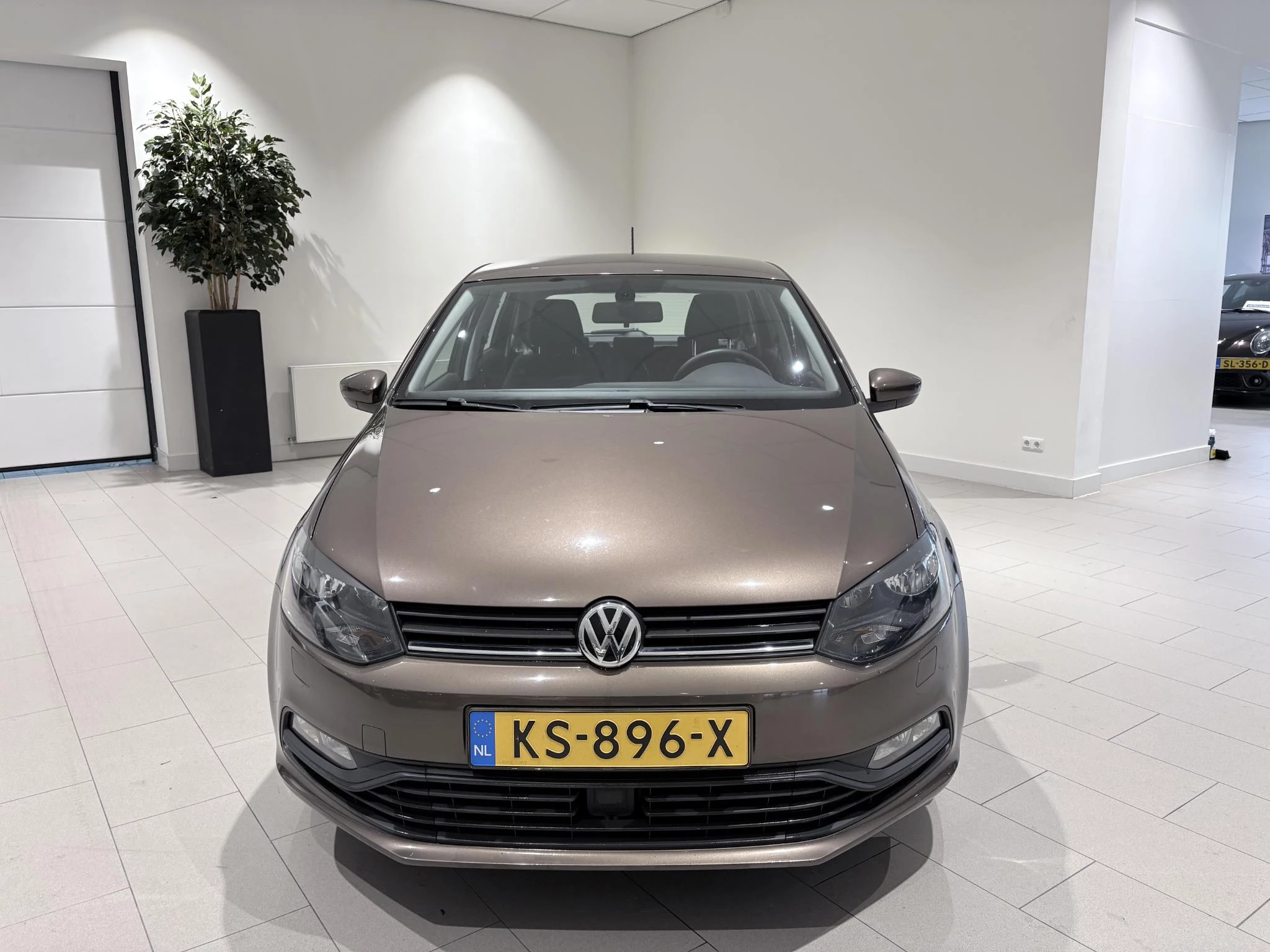 Volkswagen-Polo-image-7