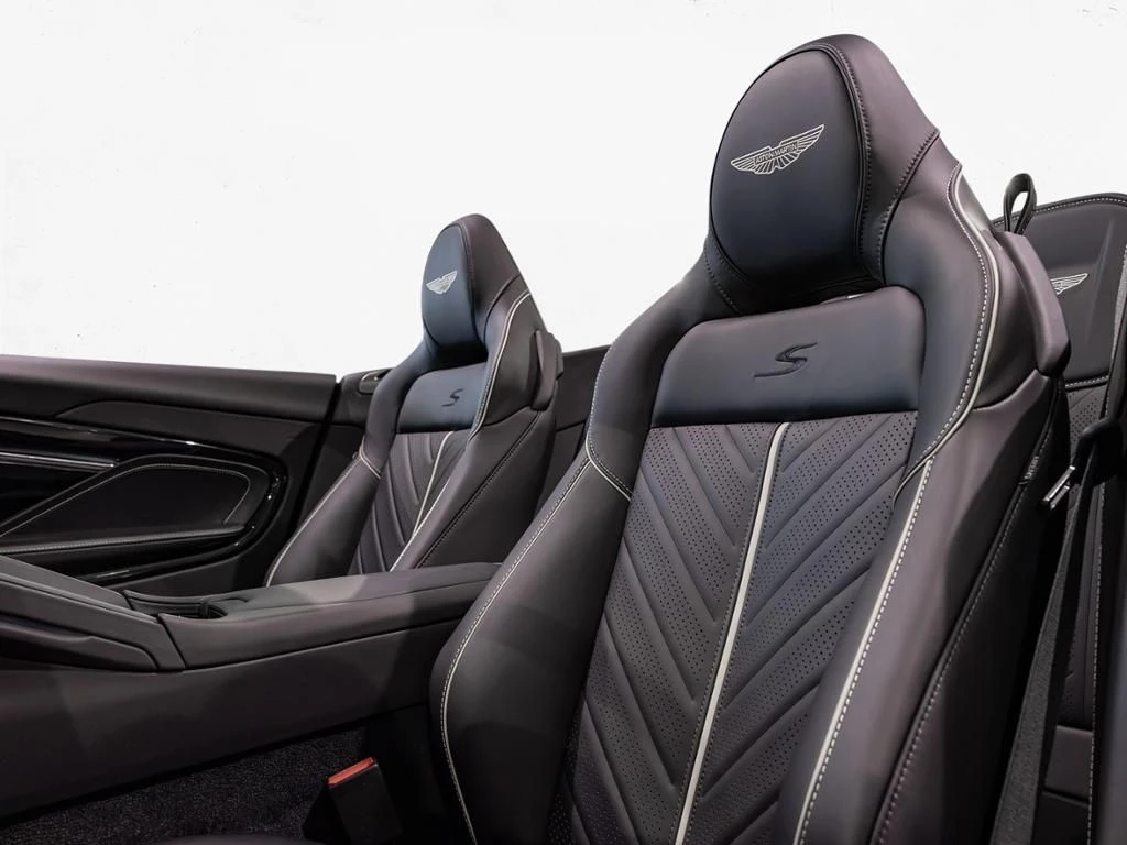 Aston Martin-DB12-image-13